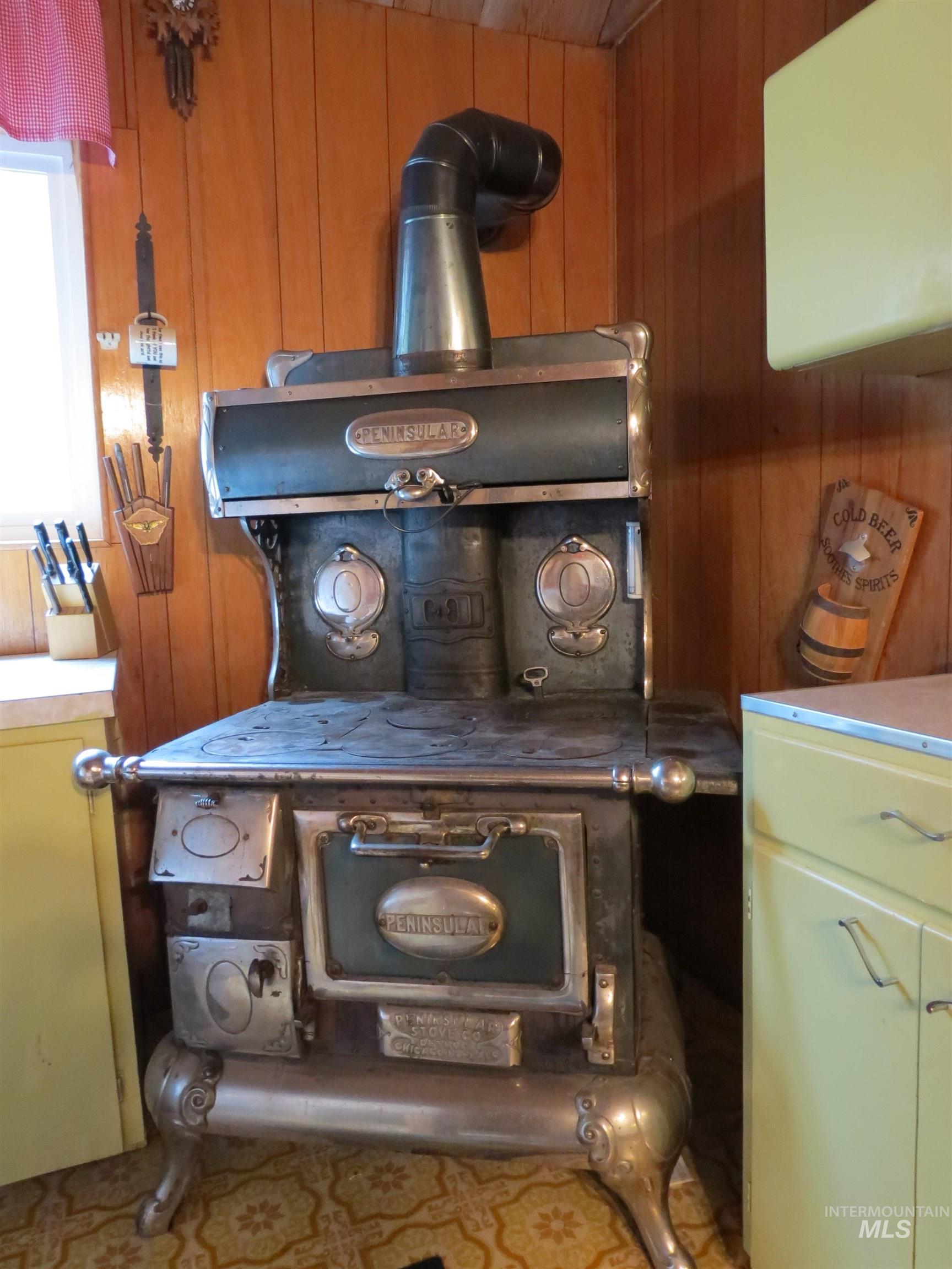 918 Middlefork Rd., Garden Valley, Idaho 83622, 2 Bedrooms, 1 Bathroom, Residential For Sale, Price $325,000,MLS 98977357