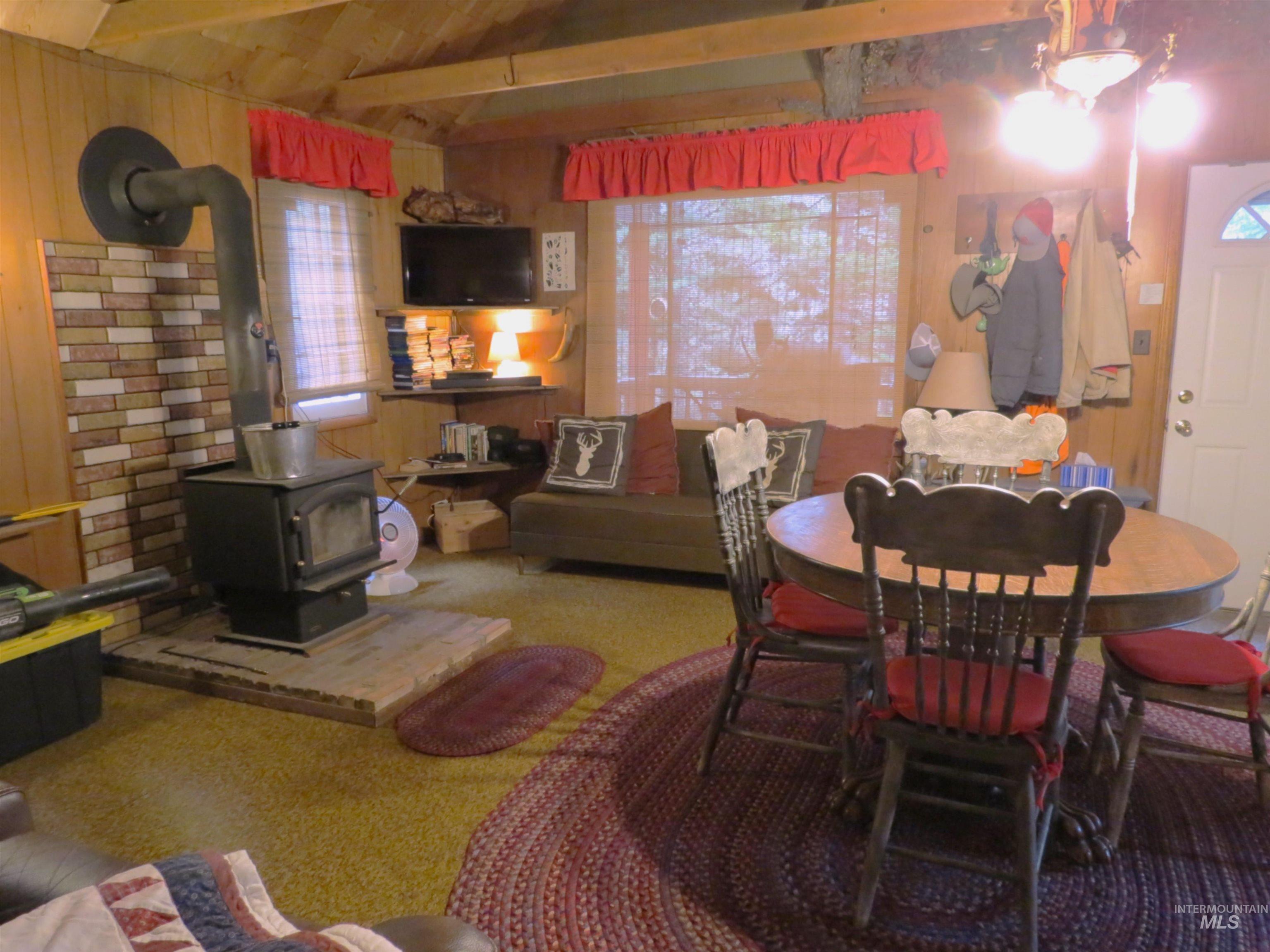 918 Middlefork Rd., Garden Valley, Idaho 83622, 2 Bedrooms, 1 Bathroom, Residential For Sale, Price $325,000,MLS 98977357