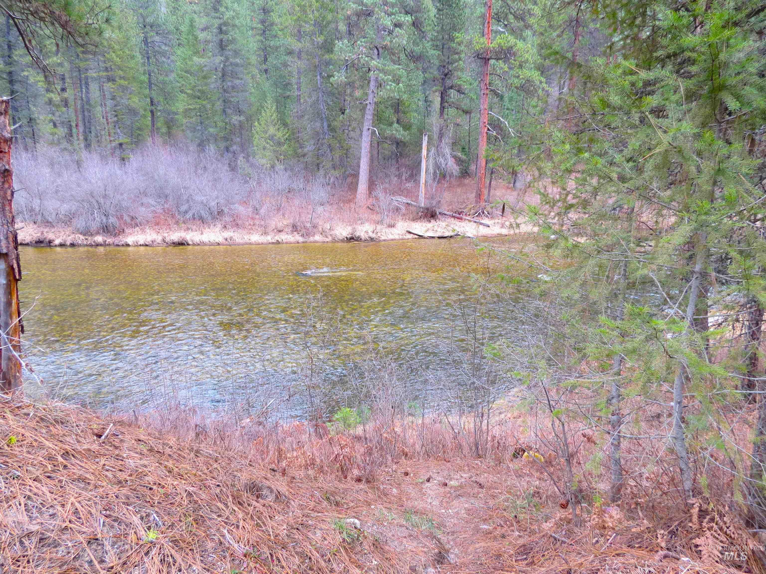 918 Middlefork Rd., Garden Valley, Idaho 83622, 2 Bedrooms, 1 Bathroom, Residential For Sale, Price $325,000,MLS 98977357