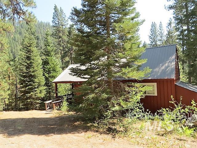 918 Middlefork Rd., Garden Valley, Idaho 83622, 2 Bedrooms, 1 Bathroom, Residential For Sale, Price $325,000,MLS 98977357