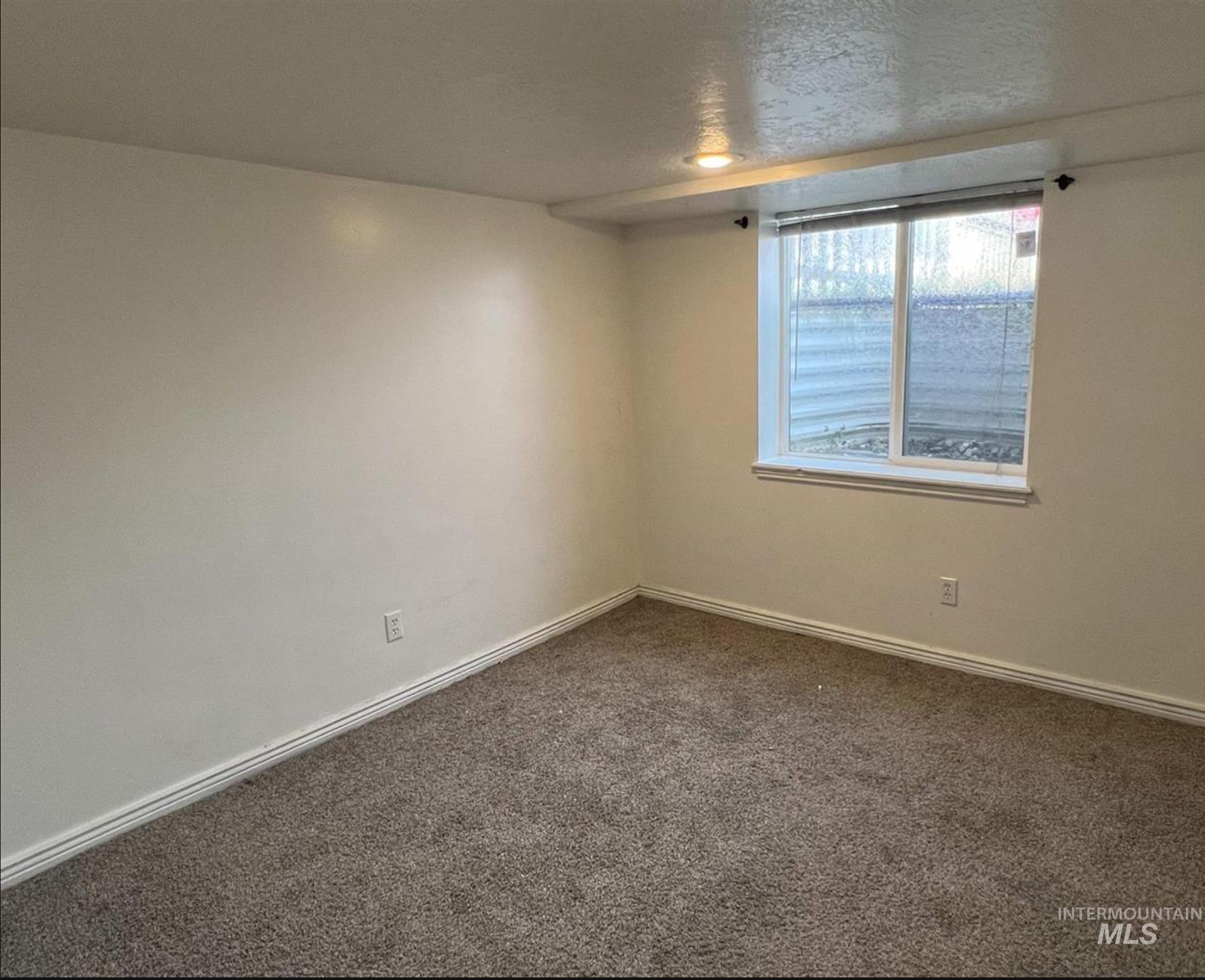 3500 W Overland Road, Boise, Idaho 83705, 5 Bedrooms, Business/Commercial For Sale, Price $569,900, 98977358