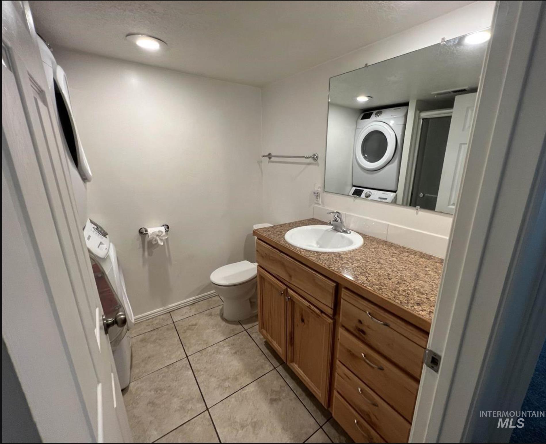 3500 W Overland Road, Boise, Idaho 83705, 5 Bedrooms, Business/Commercial For Sale, Price $569,900, 98977358