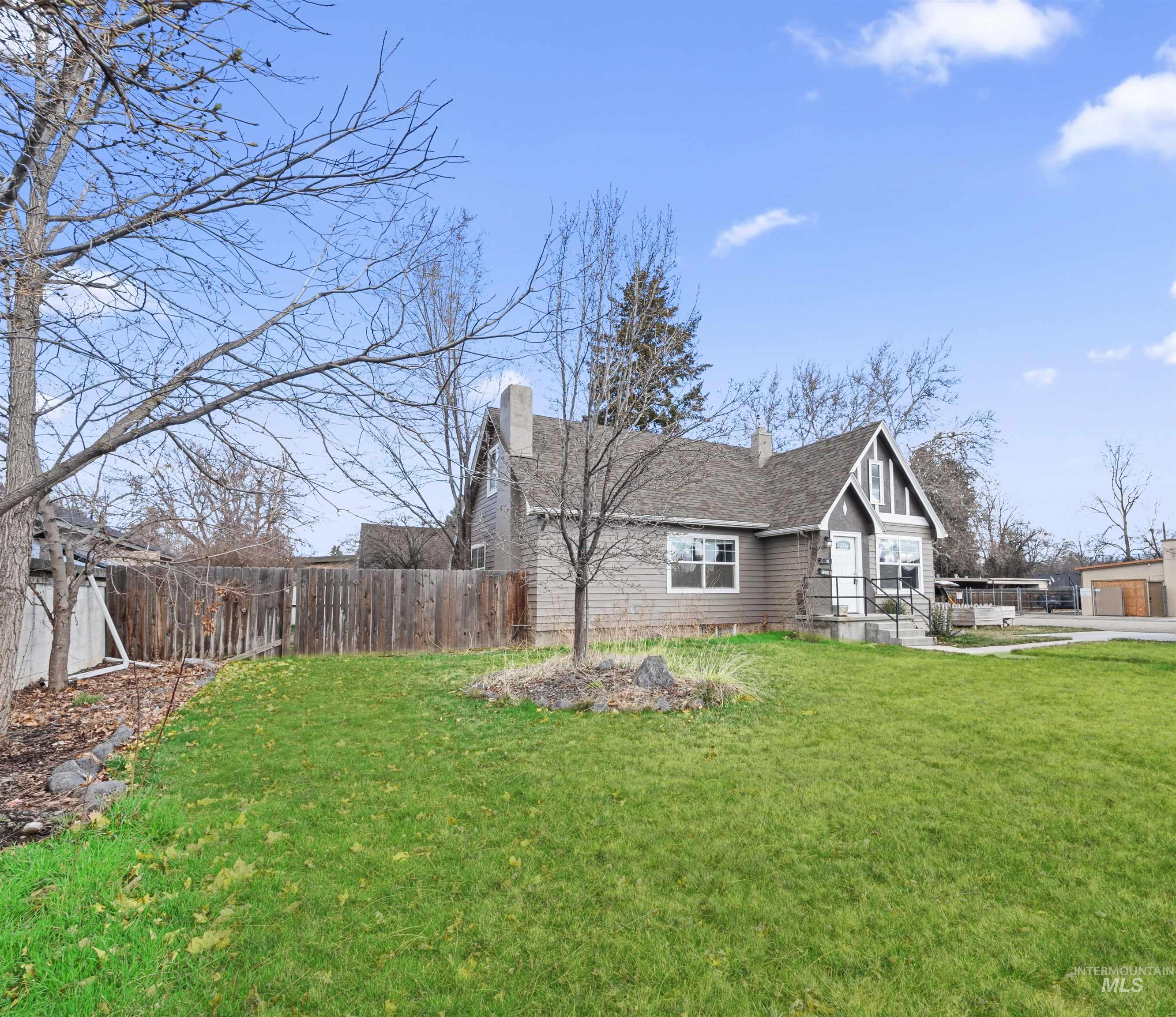 3500 W Overland Road, Boise, Idaho 83705, 5 Bedrooms, Business/Commercial For Sale, Price $569,900, 98977358