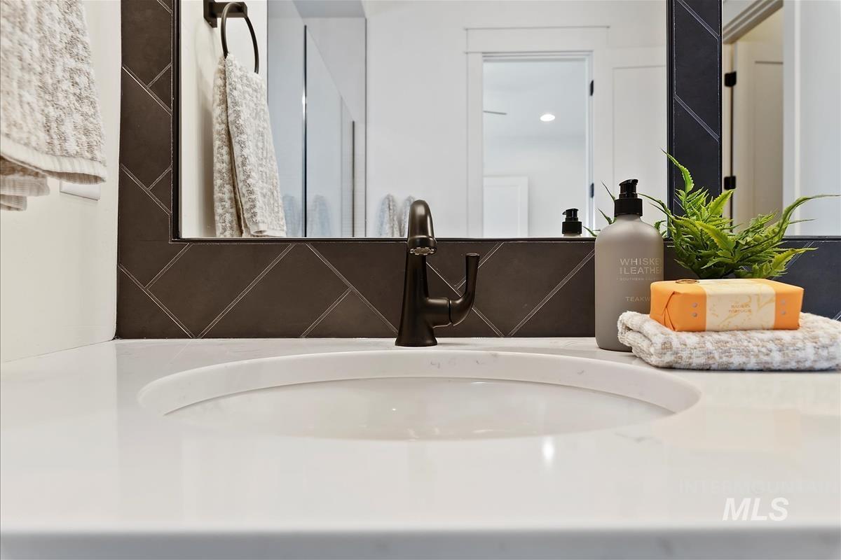 11452 S Saylis Pl, Kuna, Idaho 83634, 3 Bedrooms, 2.5 Bathrooms, Residential For Sale, Price $719,900, 98977365