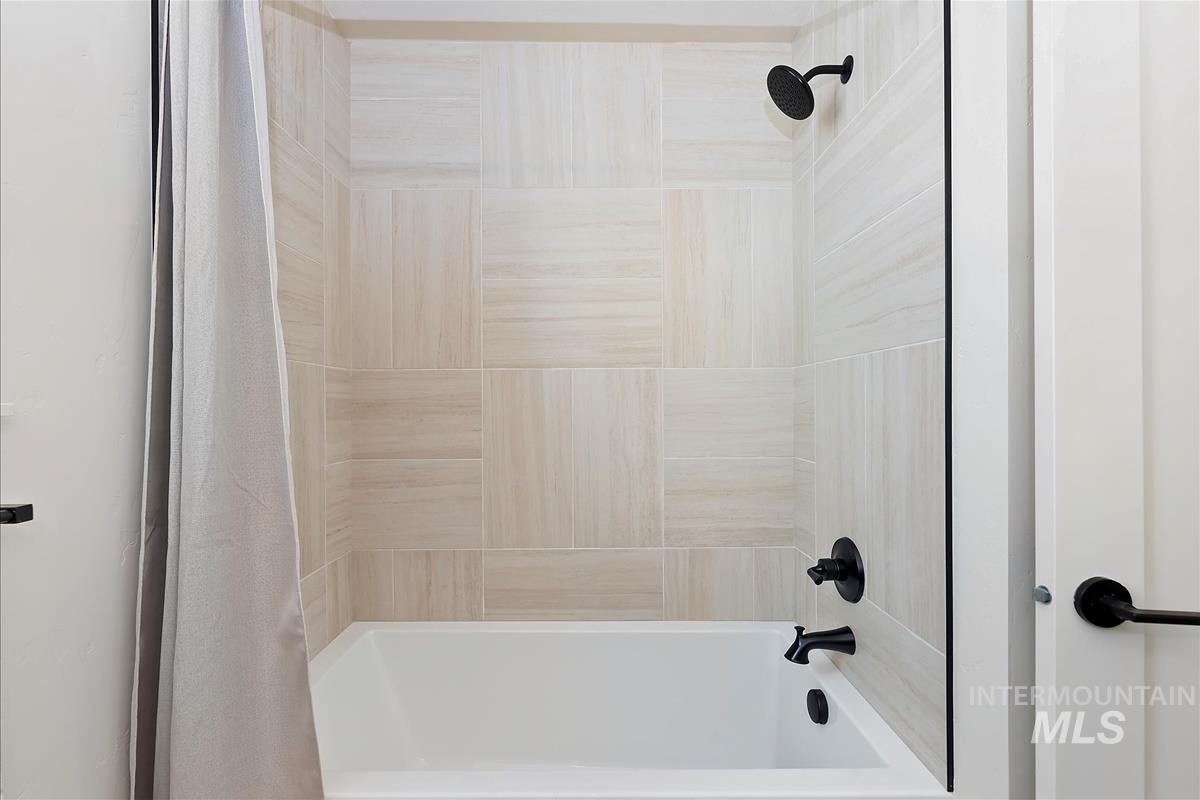 11452 S Saylis Pl, Kuna, Idaho 83634, 3 Bedrooms, 2.5 Bathrooms, Residential For Sale, Price $719,900, 98977365