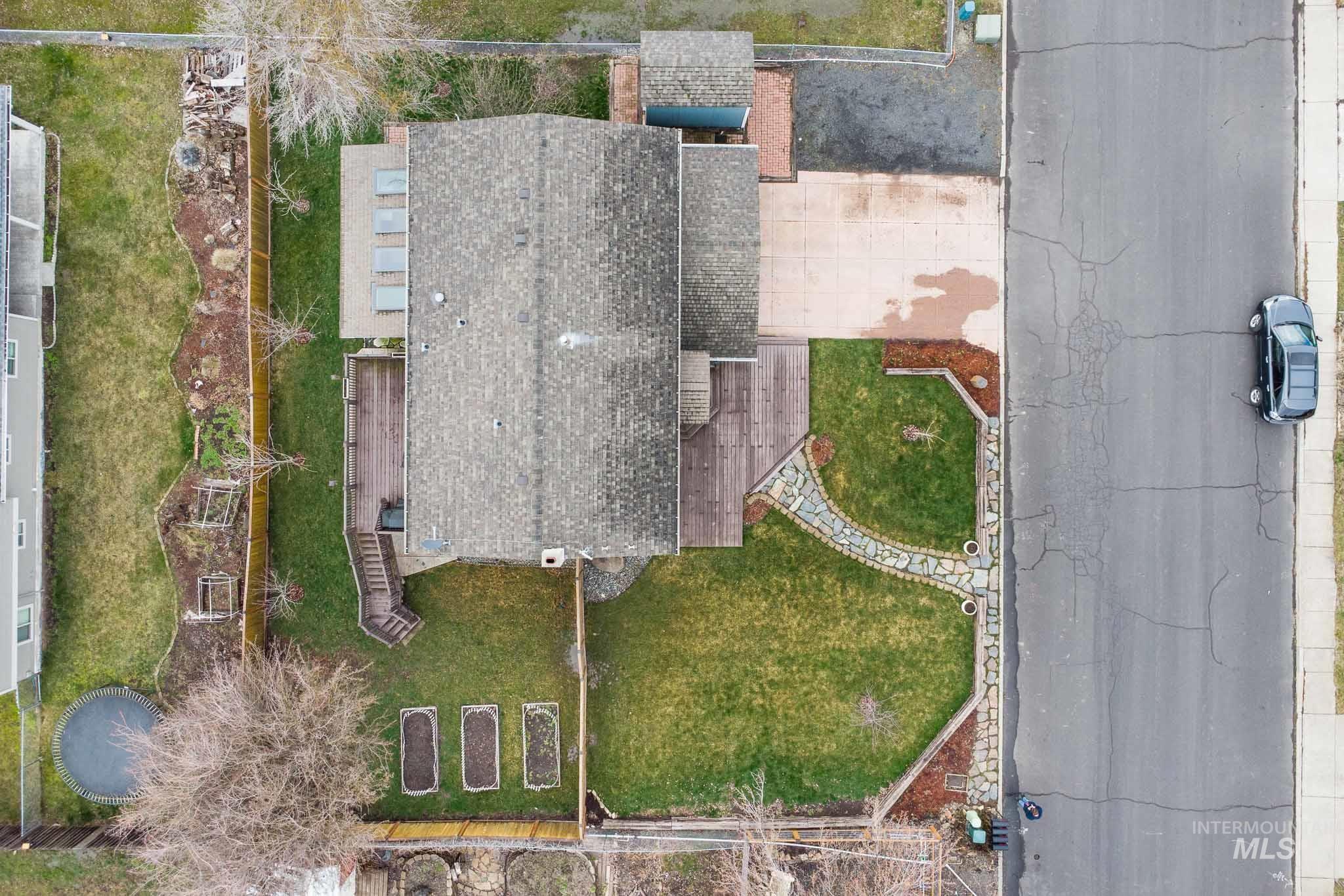 814 Valley View Dr., Moscow, Idaho 83843, 4 Bedrooms, 2 Bathrooms, Residential For Sale, Price $515,000,MLS 98977366