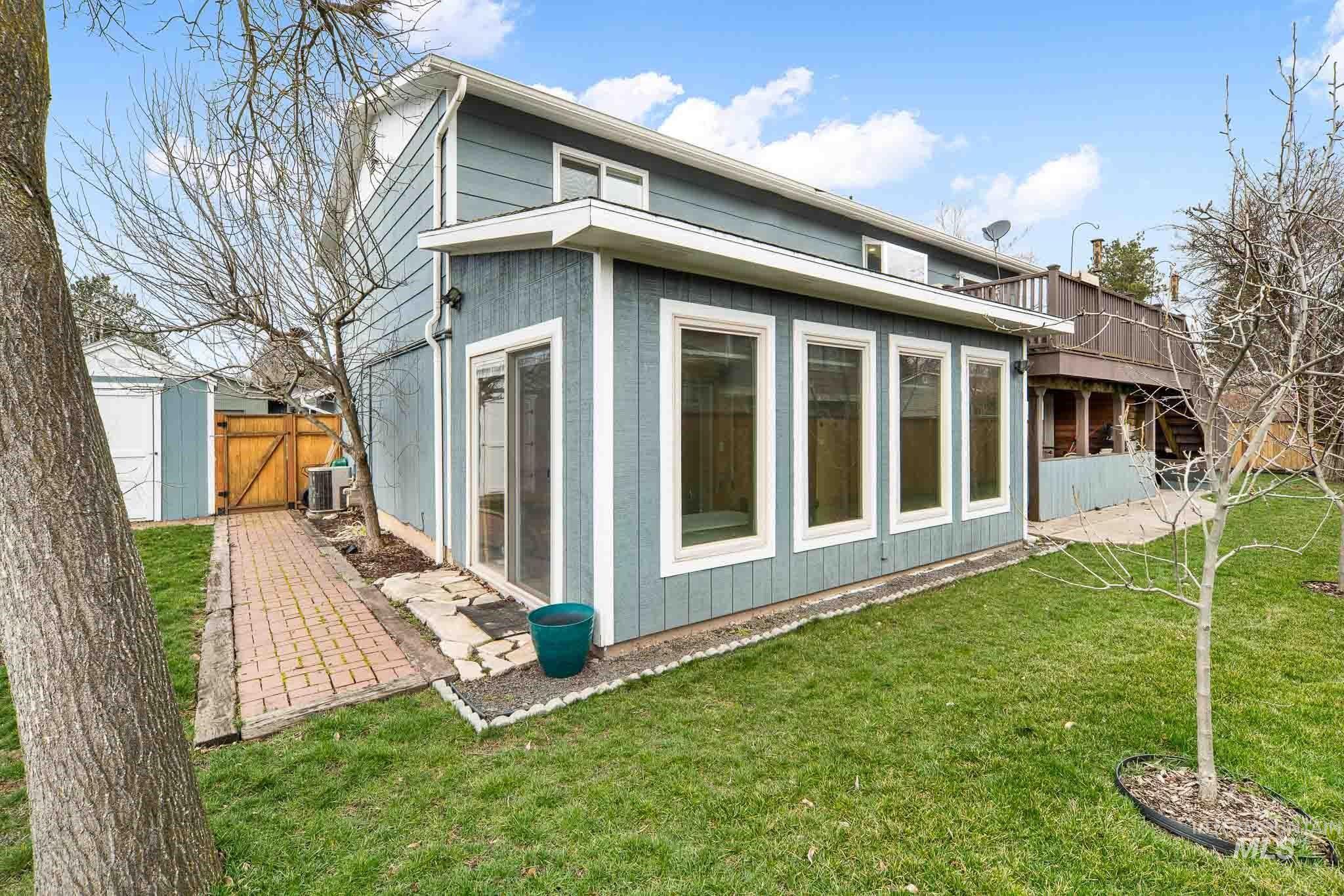 814 Valley View Dr., Moscow, Idaho 83843, 4 Bedrooms, 2 Bathrooms, Residential For Sale, Price $515,000,MLS 98977366