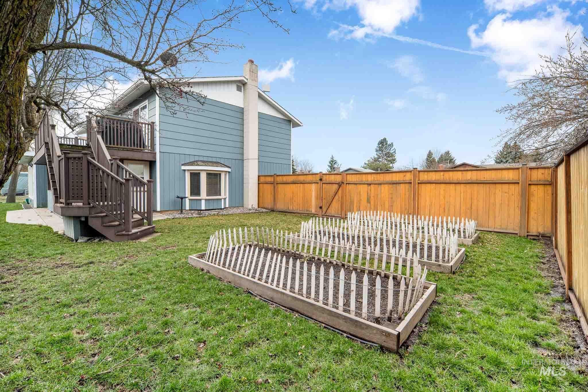 814 Valley View Dr., Moscow, Idaho 83843, 4 Bedrooms, 2 Bathrooms, Residential For Sale, Price $515,000,MLS 98977366