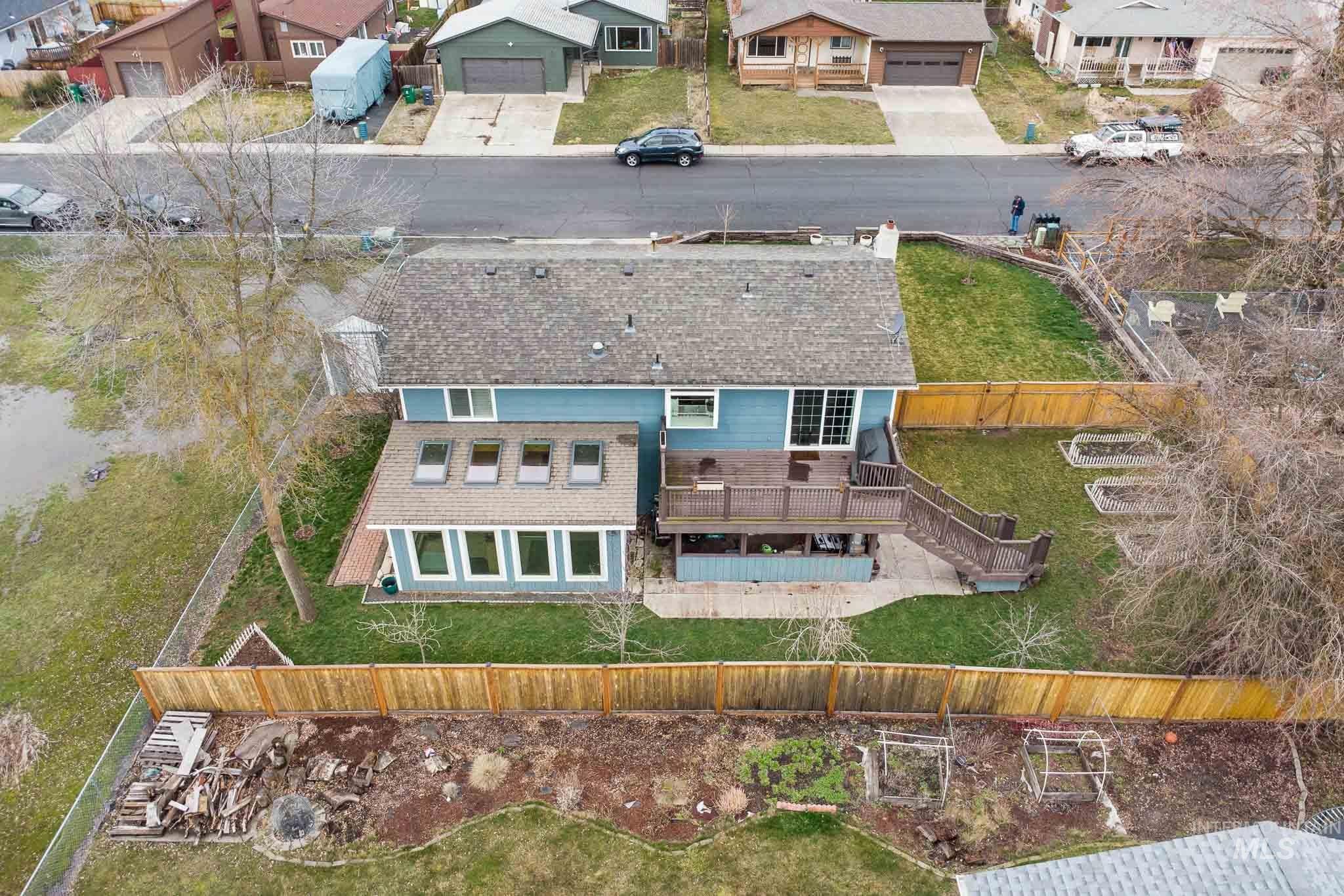 814 Valley View Dr., Moscow, Idaho 83843, 4 Bedrooms, 2 Bathrooms, Residential For Sale, Price $515,000,MLS 98977366