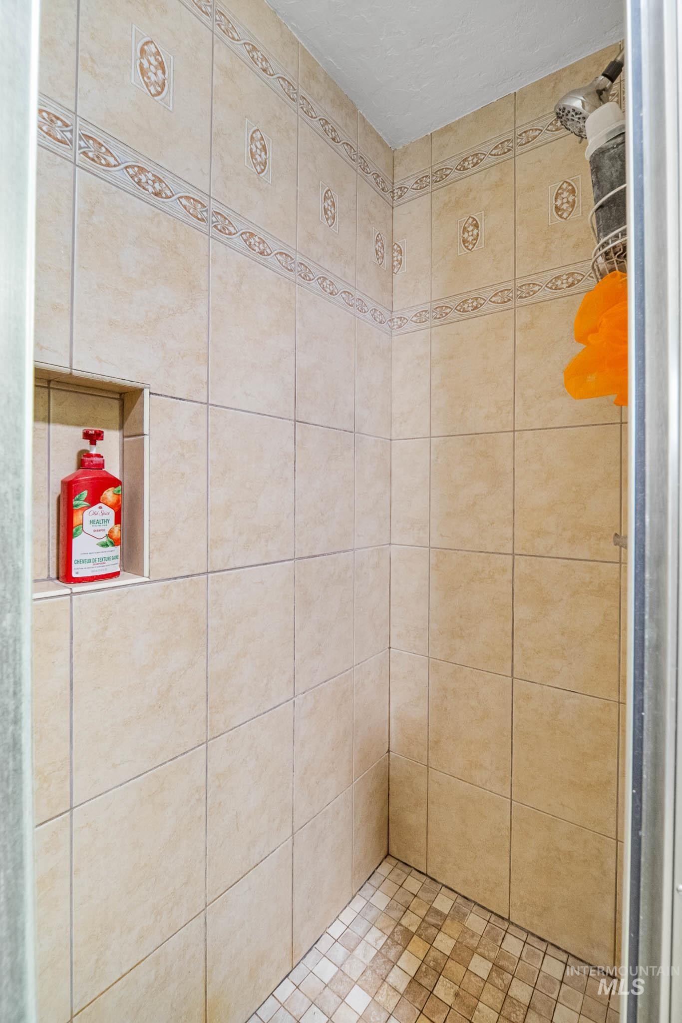 814 Valley View Dr., Moscow, Idaho 83843, 4 Bedrooms, 2 Bathrooms, Residential For Sale, Price $515,000,MLS 98977366