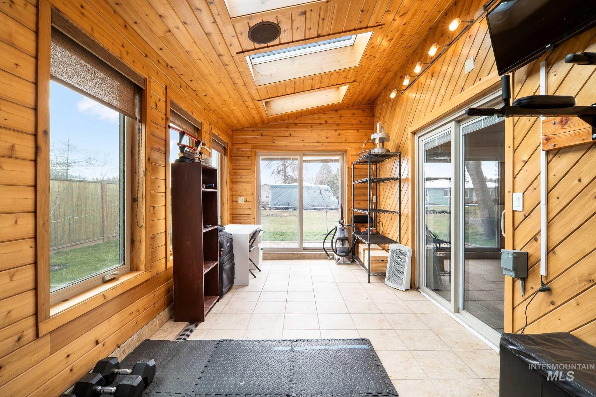 814 Valley View Dr., Moscow, Idaho 83843, 4 Bedrooms, 2 Bathrooms, Residential For Sale, Price $515,000,MLS 98977366