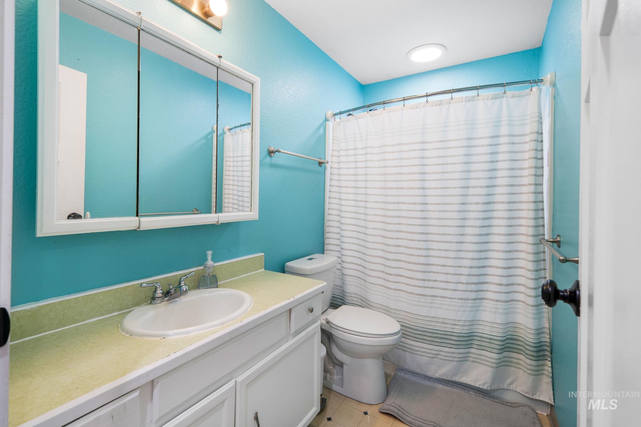 814 Valley View Dr., Moscow, Idaho 83843, 4 Bedrooms, 2 Bathrooms, Residential For Sale, Price $515,000,MLS 98977366