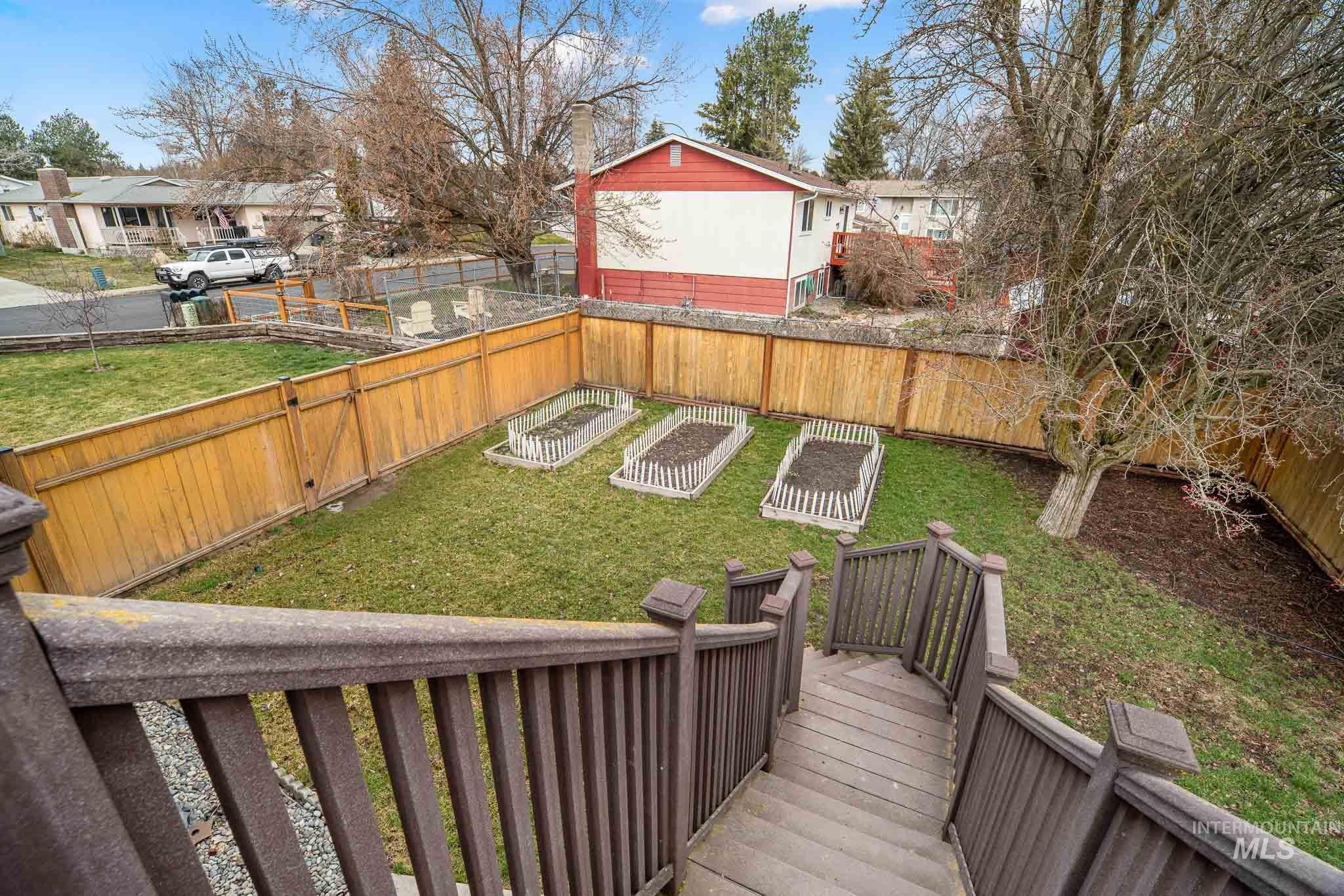 814 Valley View Dr., Moscow, Idaho 83843, 4 Bedrooms, 2 Bathrooms, Residential For Sale, Price $515,000,MLS 98977366