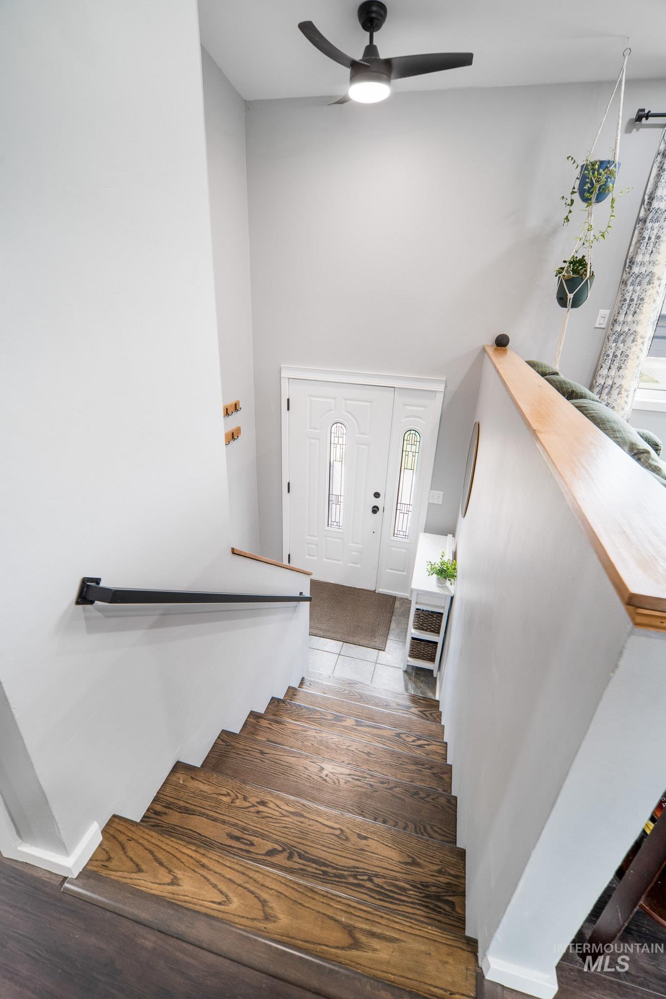 814 Valley View Dr., Moscow, Idaho 83843, 4 Bedrooms, 2 Bathrooms, Residential For Sale, Price $515,000,MLS 98977366