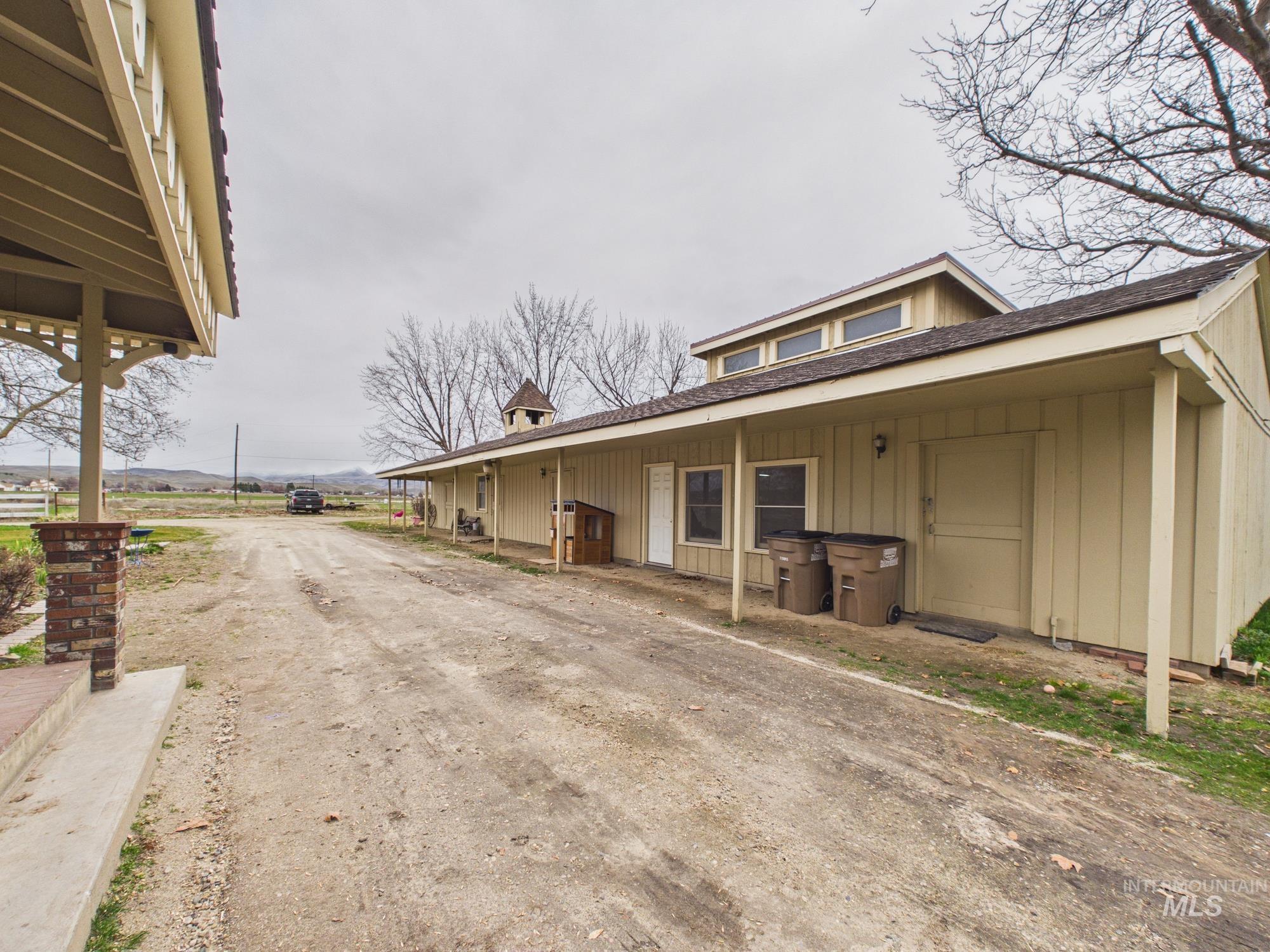 1747 W Central Rd, Emmett, Idaho 83617, 5 Bedrooms, 3.5 Bathrooms, Residential For Sale, Price $1,195,000, 98977368