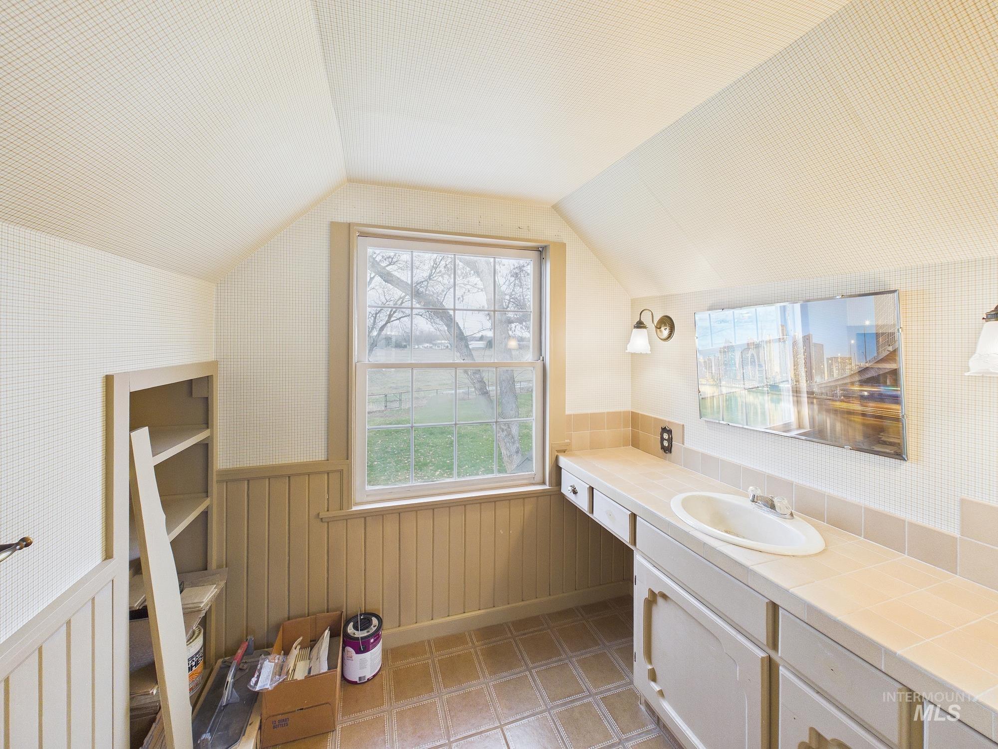 1747 W Central Rd, Emmett, Idaho 83617, 5 Bedrooms, 3.5 Bathrooms, Residential For Sale, Price $1,195,000, 98977368