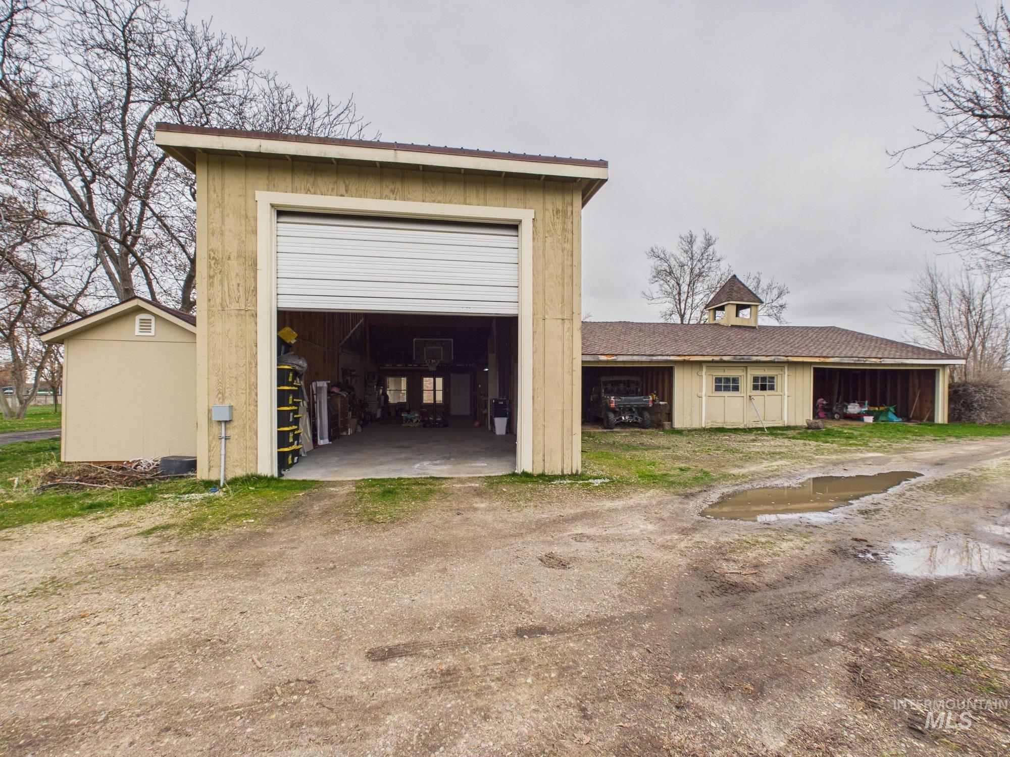 1747 W Central Rd, Emmett, Idaho 83617, 5 Bedrooms, 3.5 Bathrooms, Residential For Sale, Price $1,195,000, 98977368