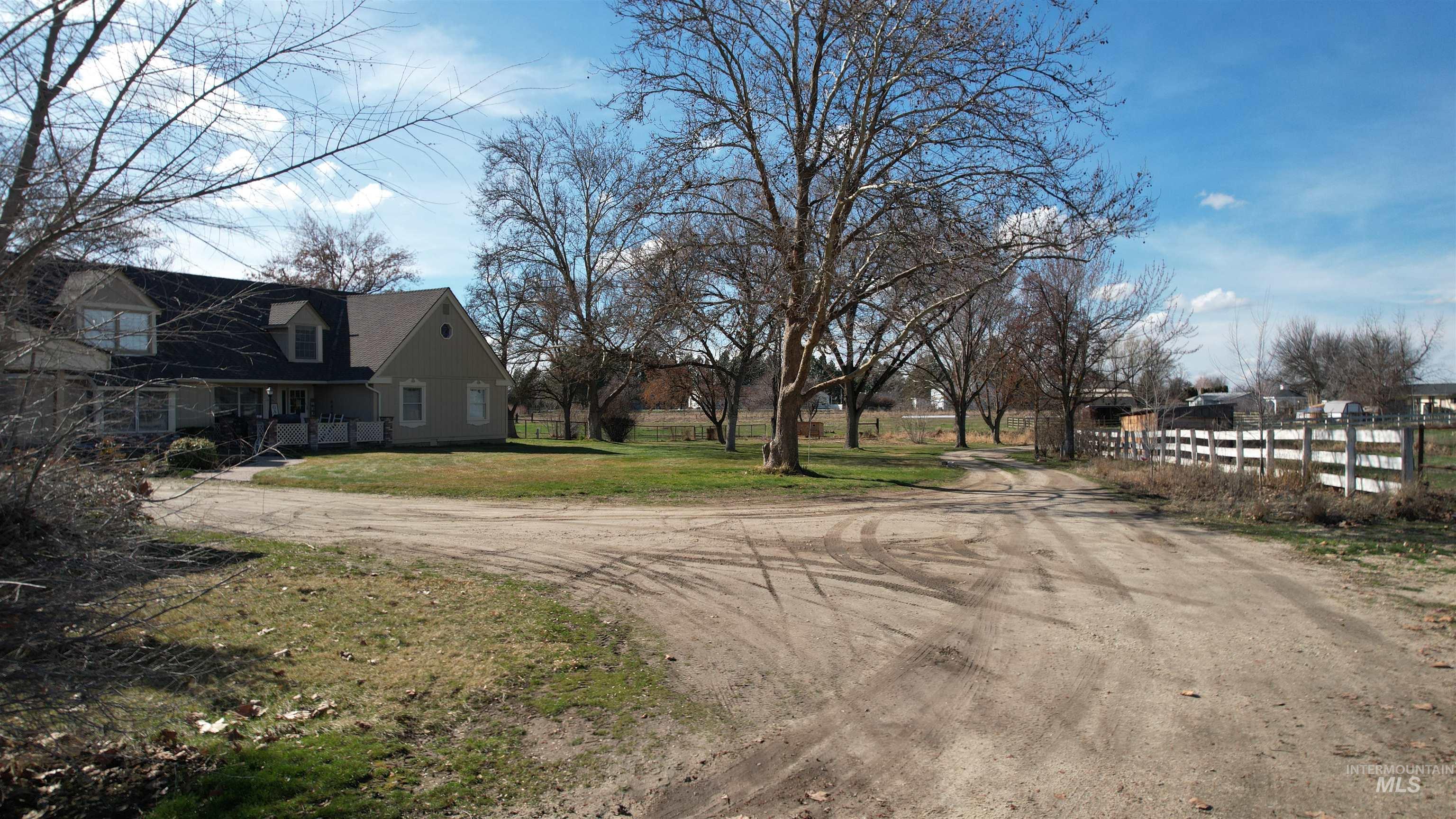 1747 W Central Rd, Emmett, Idaho 83617, 5 Bedrooms, 3.5 Bathrooms, Residential For Sale, Price $1,195,000, 98977368
