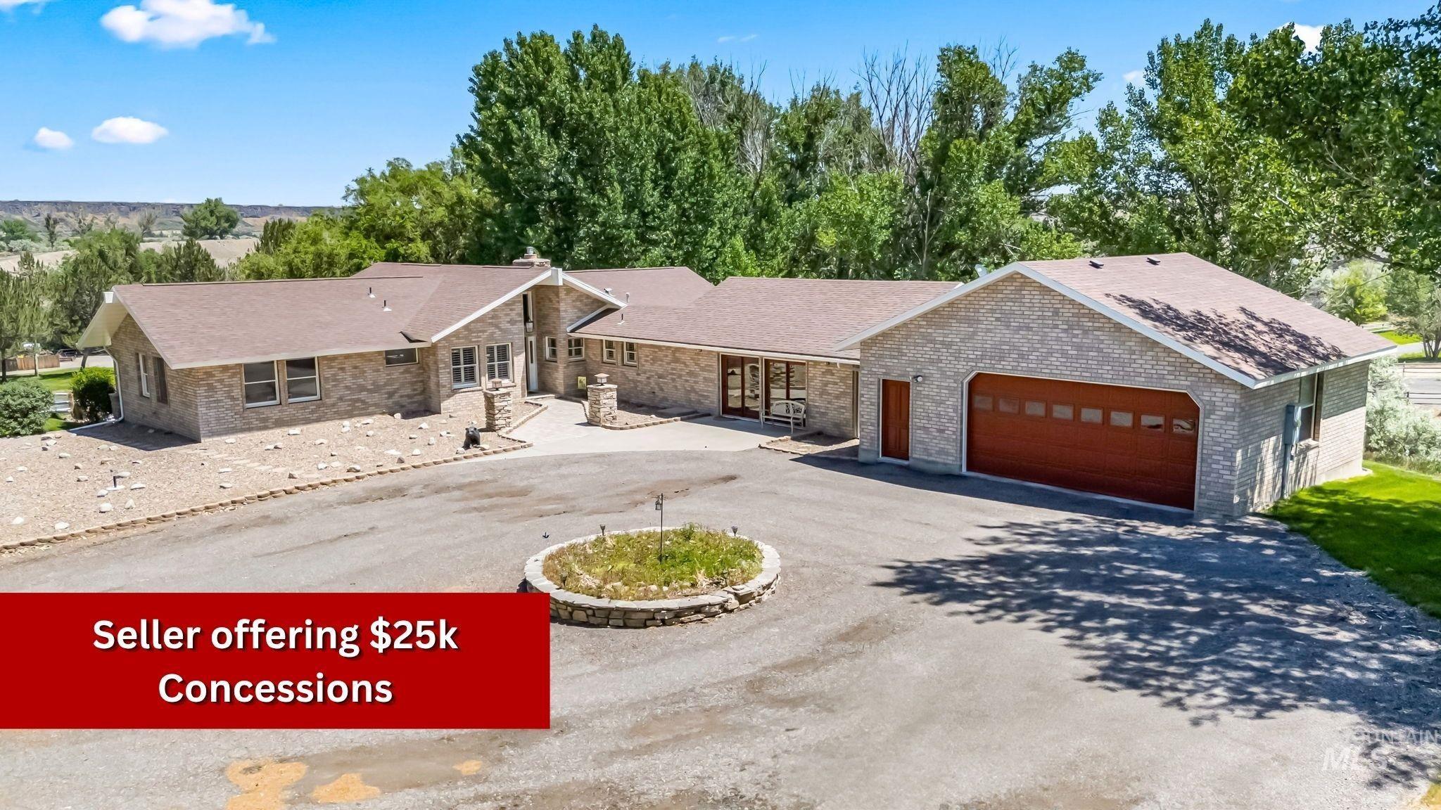 4525 Kanaka Ct., Buhl, Idaho 83316, 3 Bedrooms, 4 Bathrooms, Residential For Sale, Price $575,000,MLS 98977369