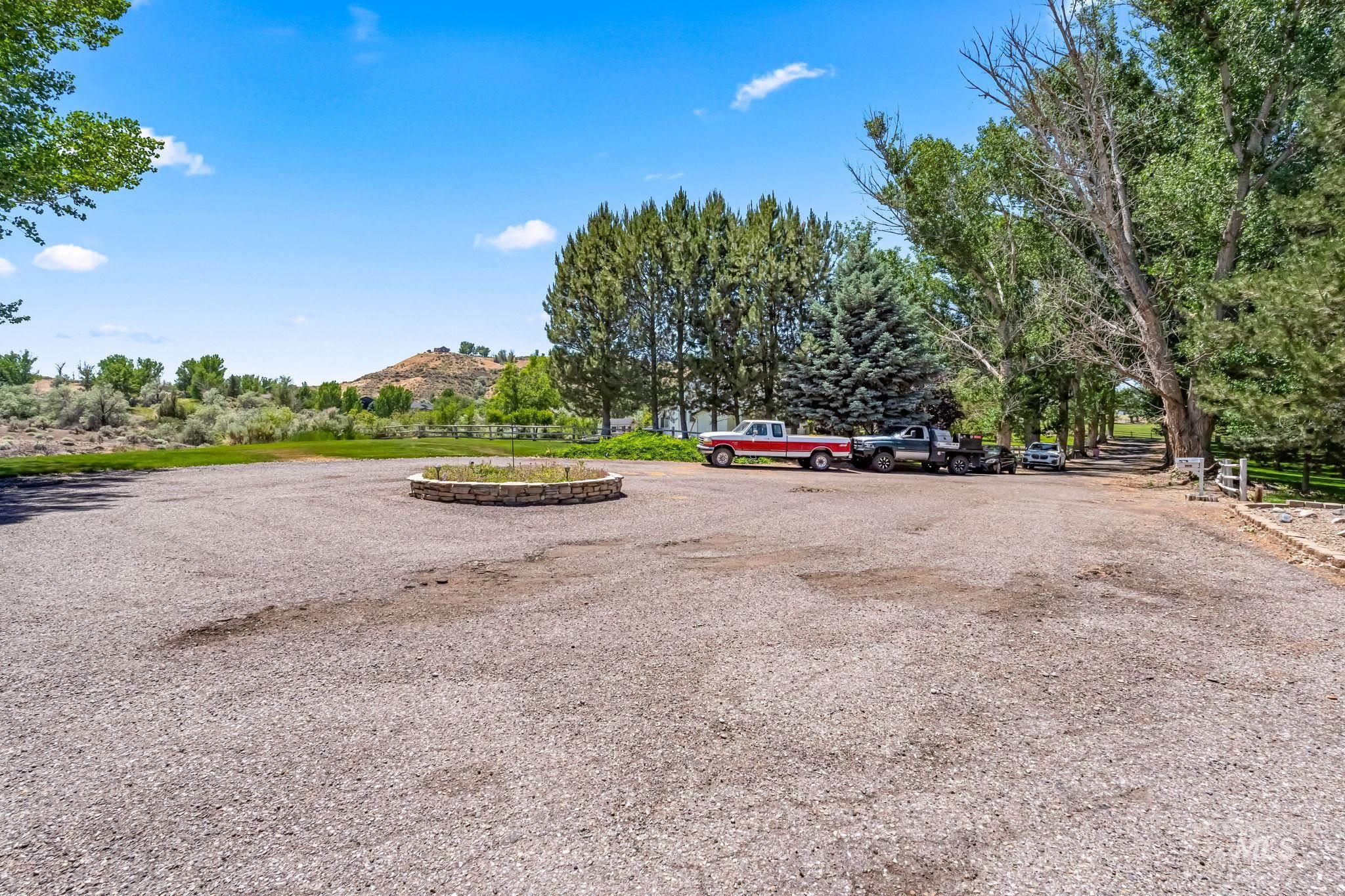 4525 Kanaka Ct., Buhl, Idaho 83316, 3 Bedrooms, 4 Bathrooms, Residential For Sale, Price $689,900,MLS 98977369