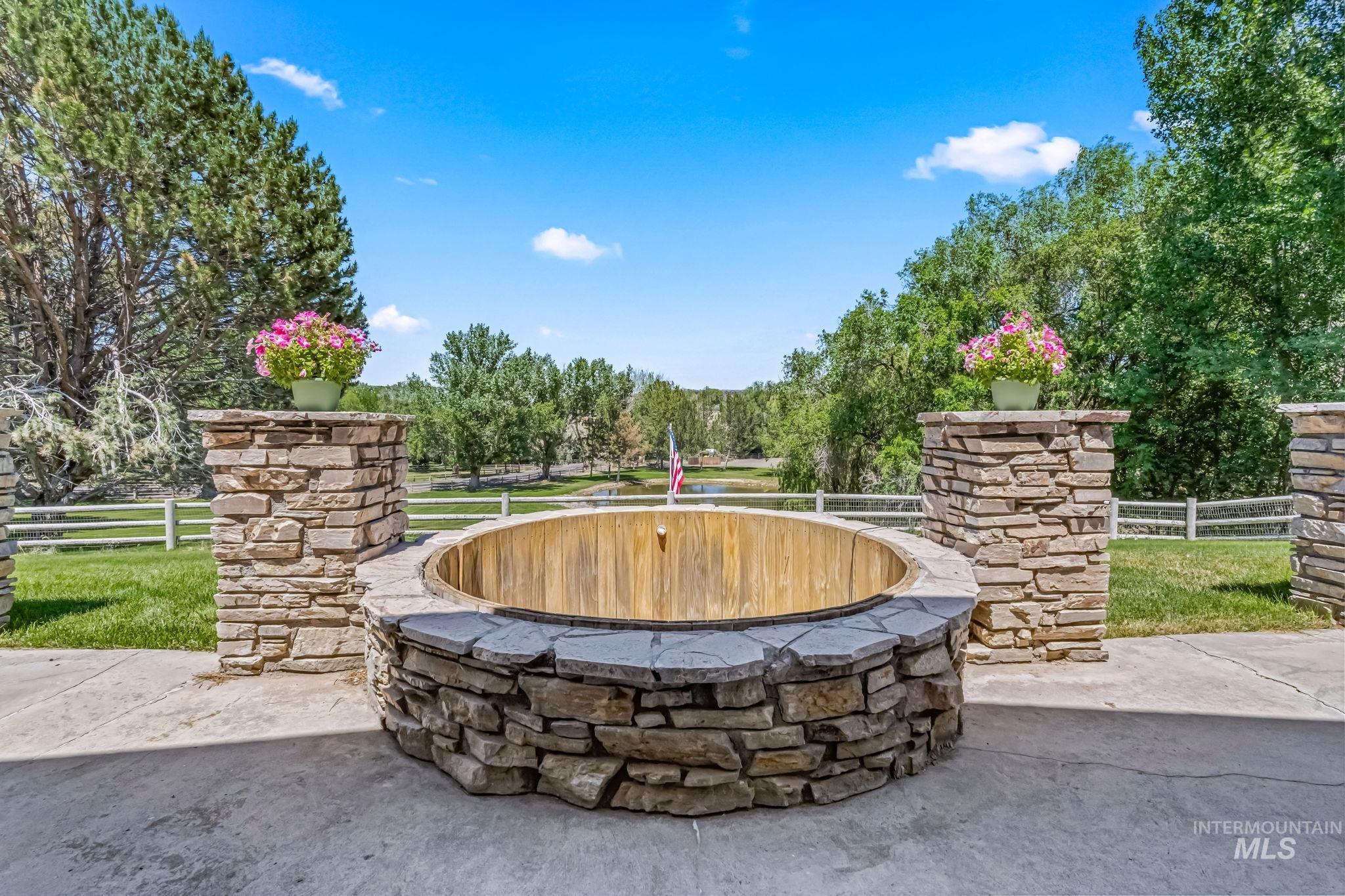 4525 Kanaka Ct., Buhl, Idaho 83316, 3 Bedrooms, 4 Bathrooms, Residential For Sale, Price $694,900, 98977369