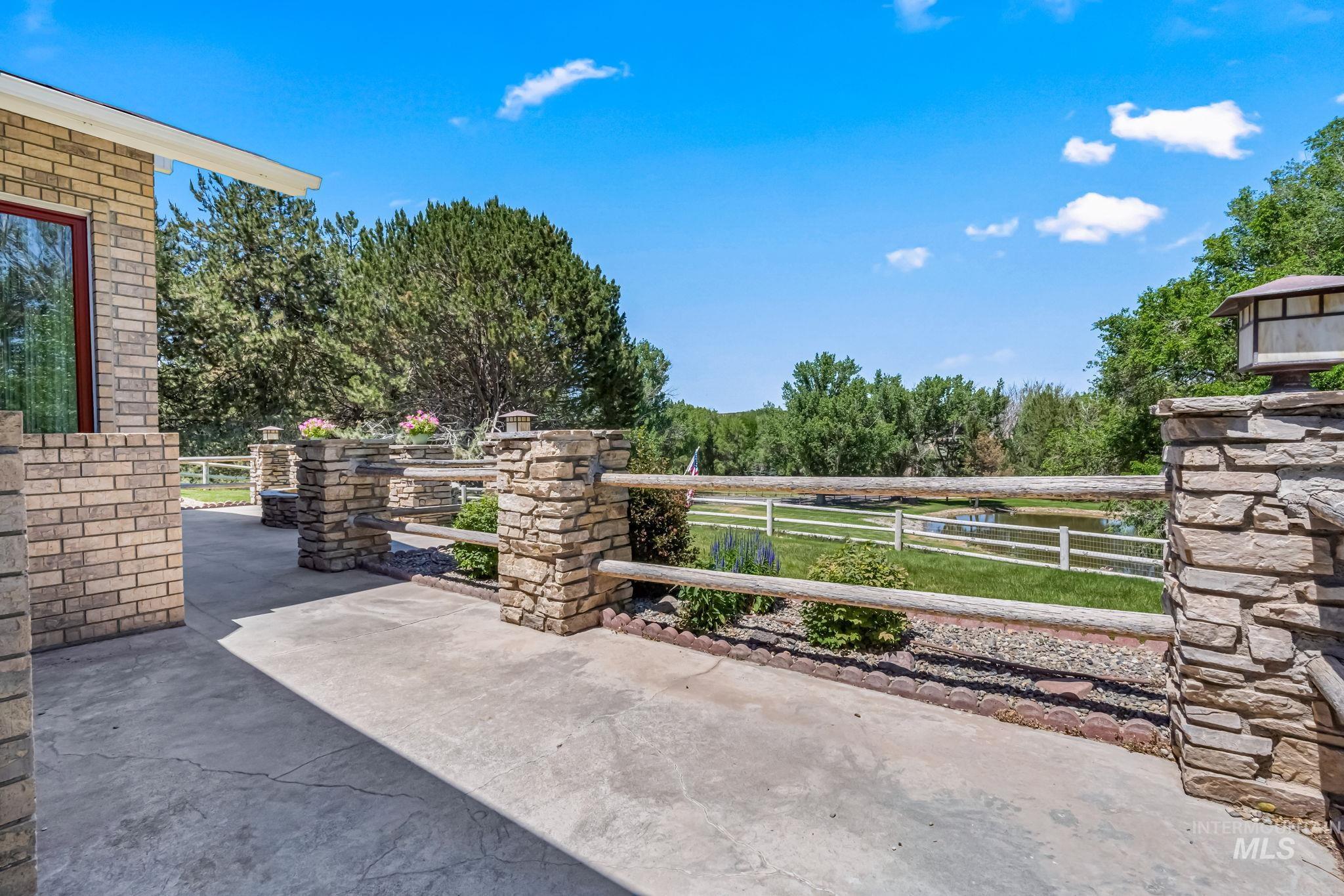 4525 Kanaka Ct., Buhl, Idaho 83316, 3 Bedrooms, 4 Bathrooms, Residential For Sale, Price $694,900, 98977369