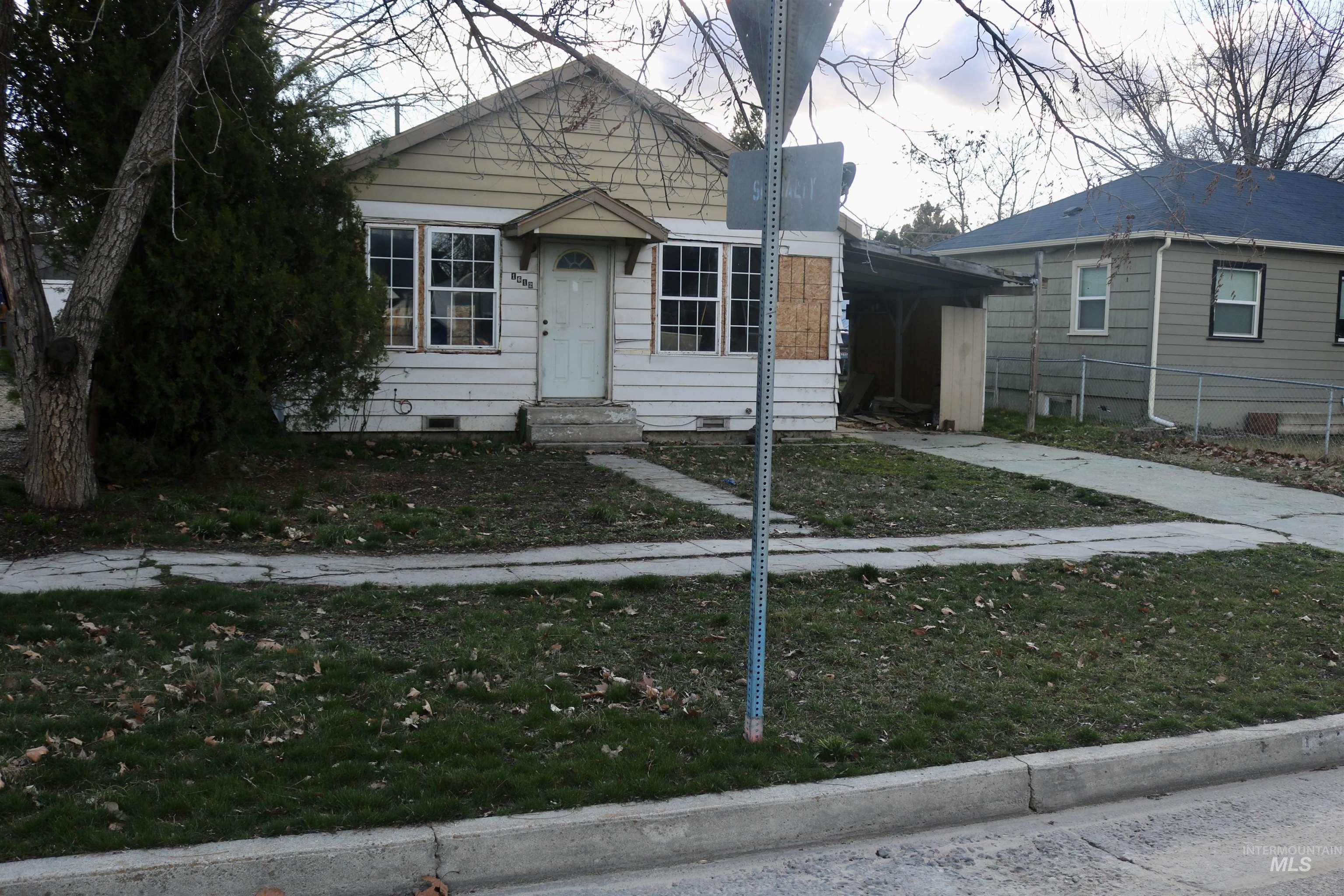 1612 Arthur, Caldwell, Idaho 83605, 2 Bedrooms, 1 Bathroom, Residential For Sale, Price $179,000, 98977379