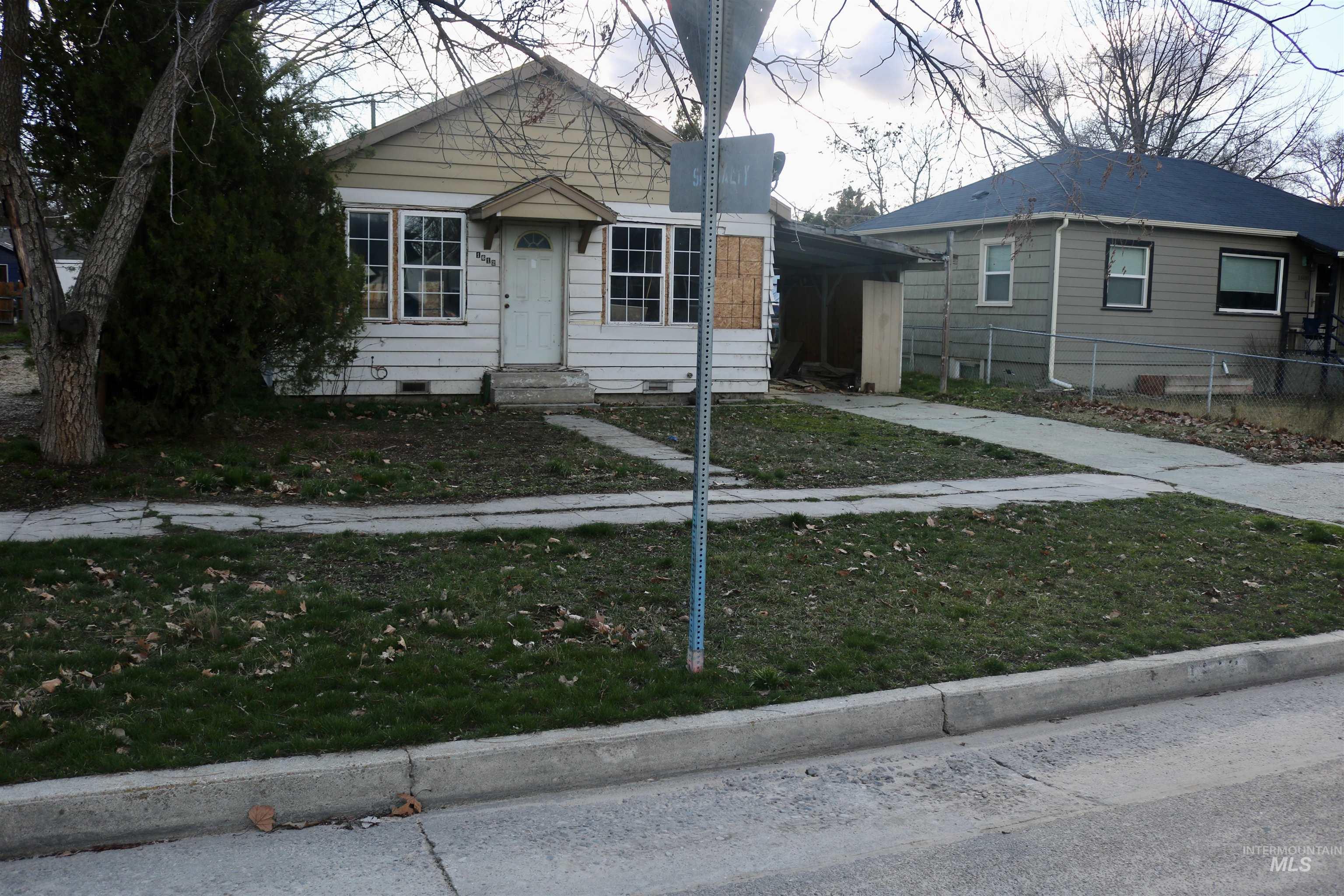 1612 Arthur, Caldwell, Idaho 83605, 2 Bedrooms, 1 Bathroom, Residential For Sale, Price $179,000, 98977379