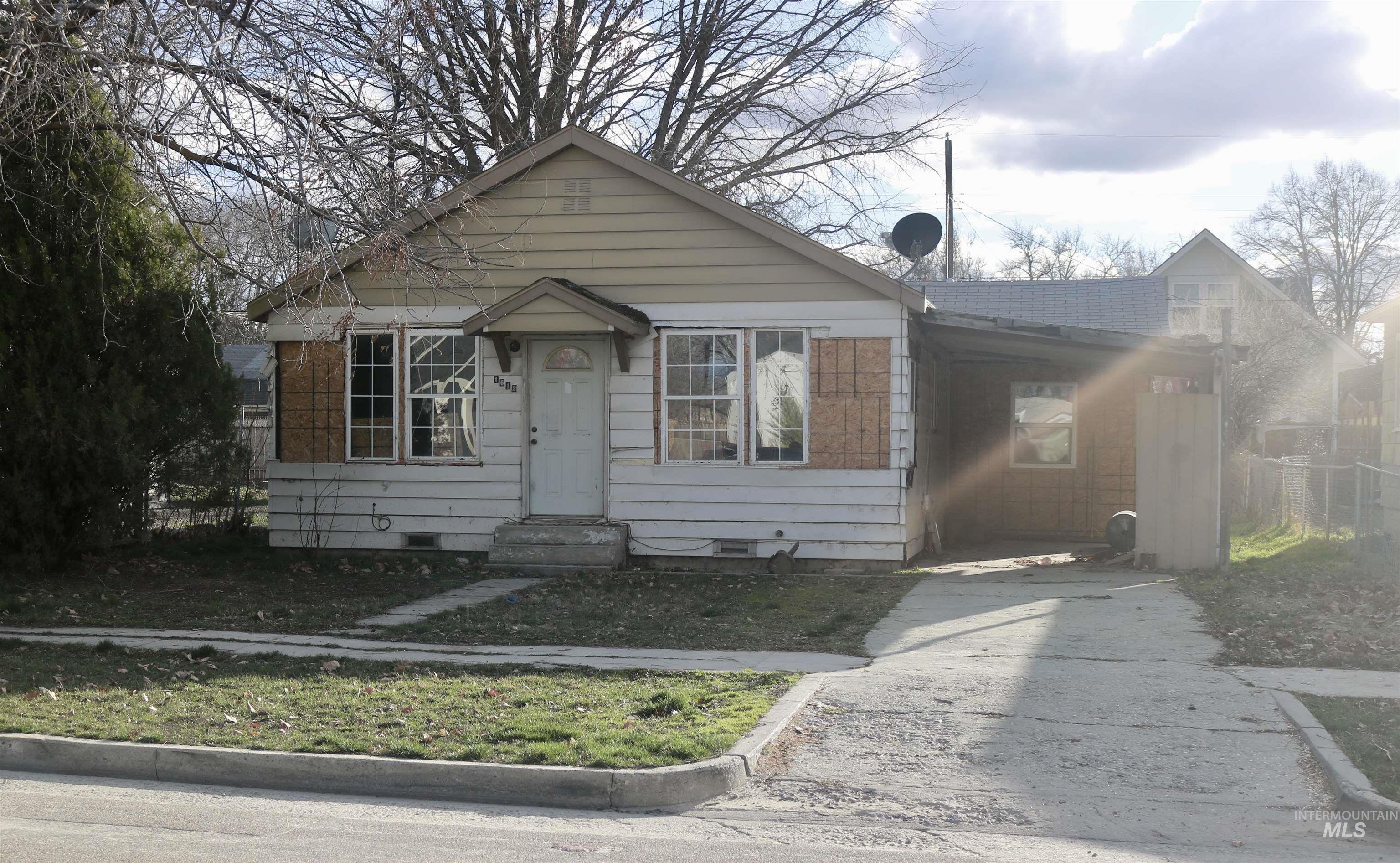 1612 Arthur, Caldwell, Idaho 83605, 2 Bedrooms, 1 Bathroom, Residential For Sale, Price $179,000, 98977379