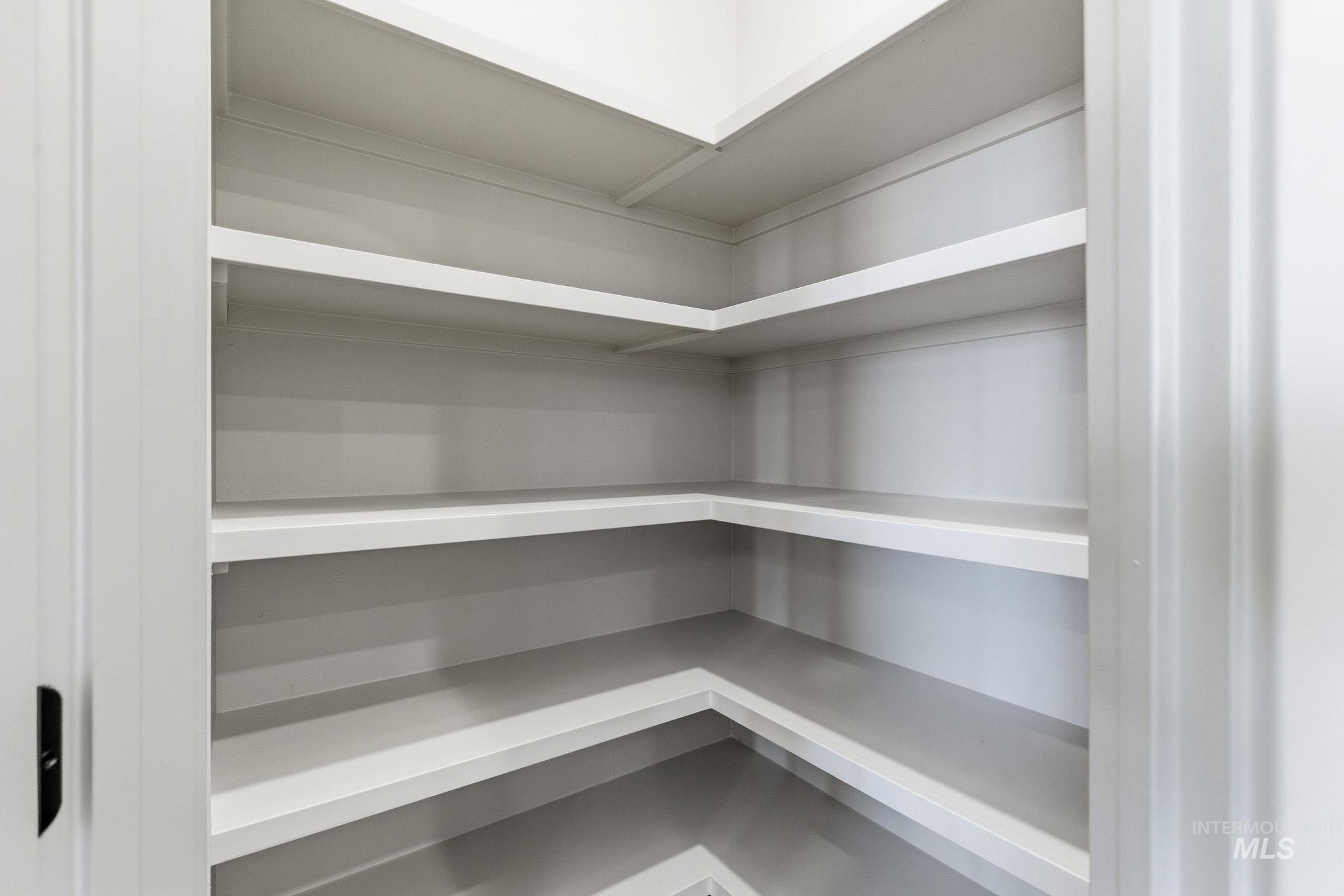 1950 NW Strahorn Dr., Mountain Home, Idaho 83647, 3 Bedrooms, 2.5 Bathrooms, Residential For Sale, Price $339,900,MLS 98977380