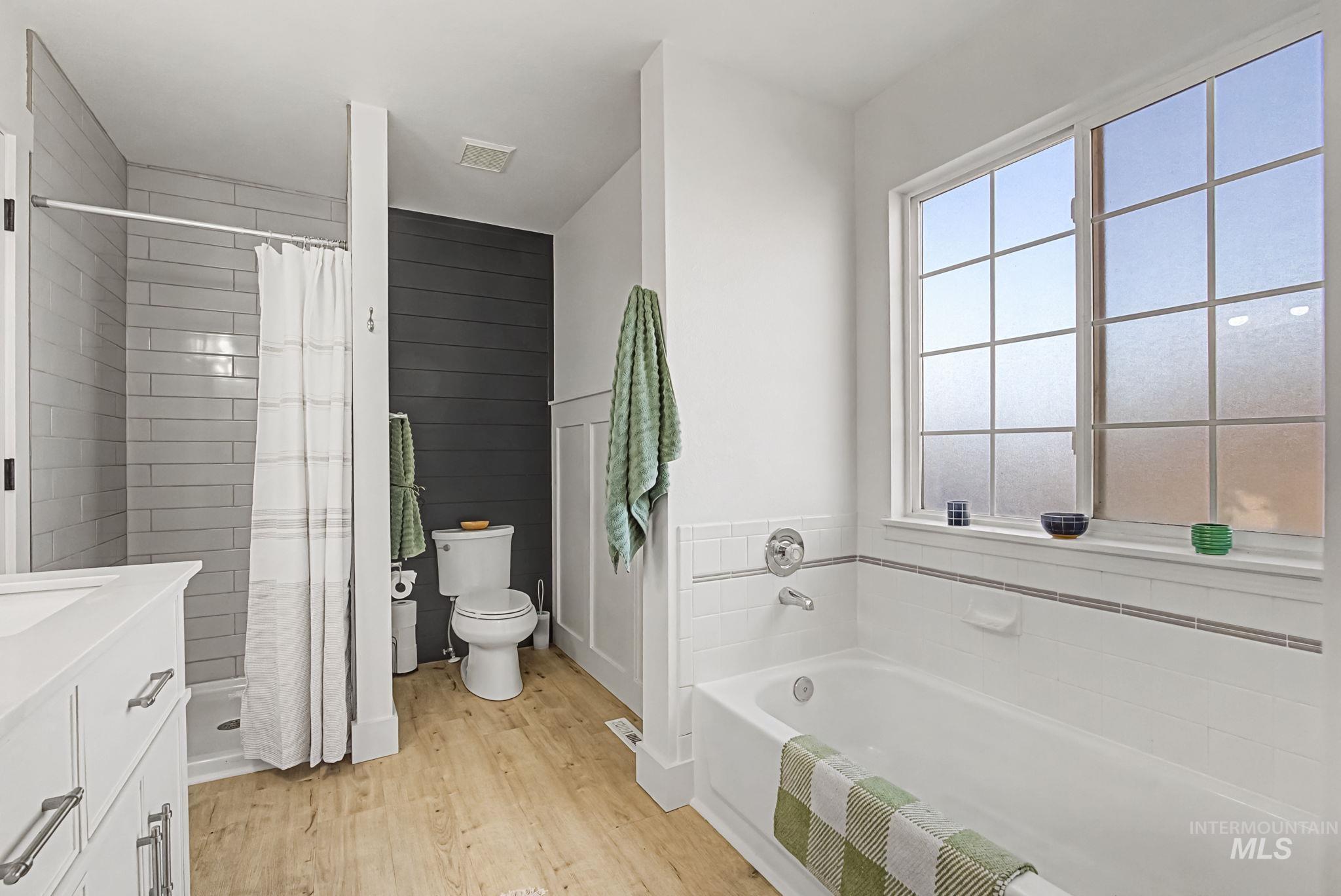 1824 N Swainson Ave., Meridian, Idaho 83646-4111, 3 Bedrooms, 2 Bathrooms, Residential For Sale, Price $429,900,MLS 98977386