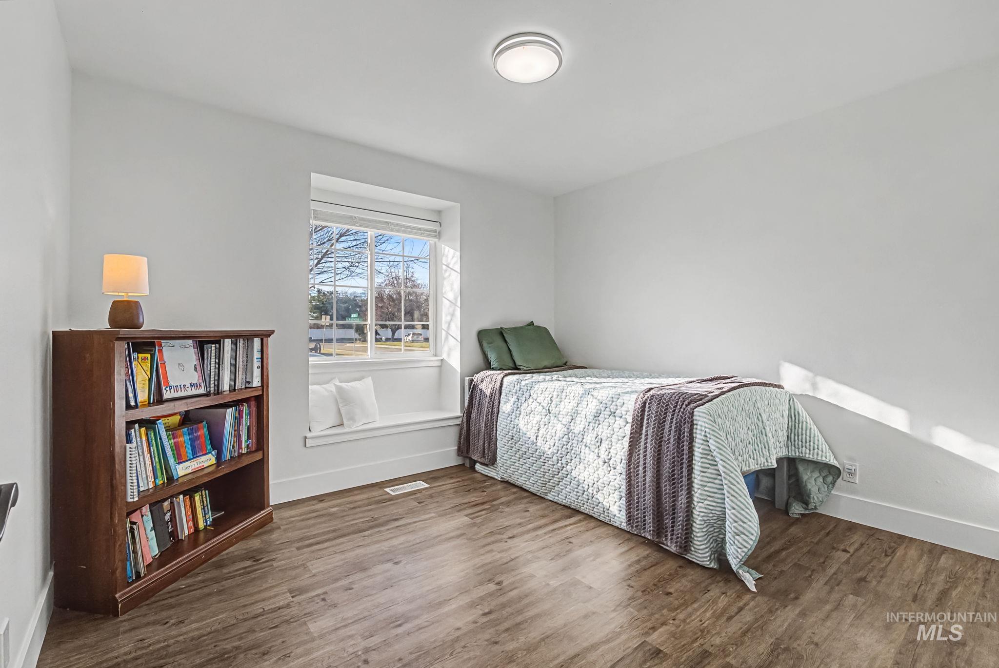 1824 N Swainson Ave., Meridian, Idaho 83646-4111, 3 Bedrooms, 2 Bathrooms, Residential For Sale, Price $429,900,MLS 98977386