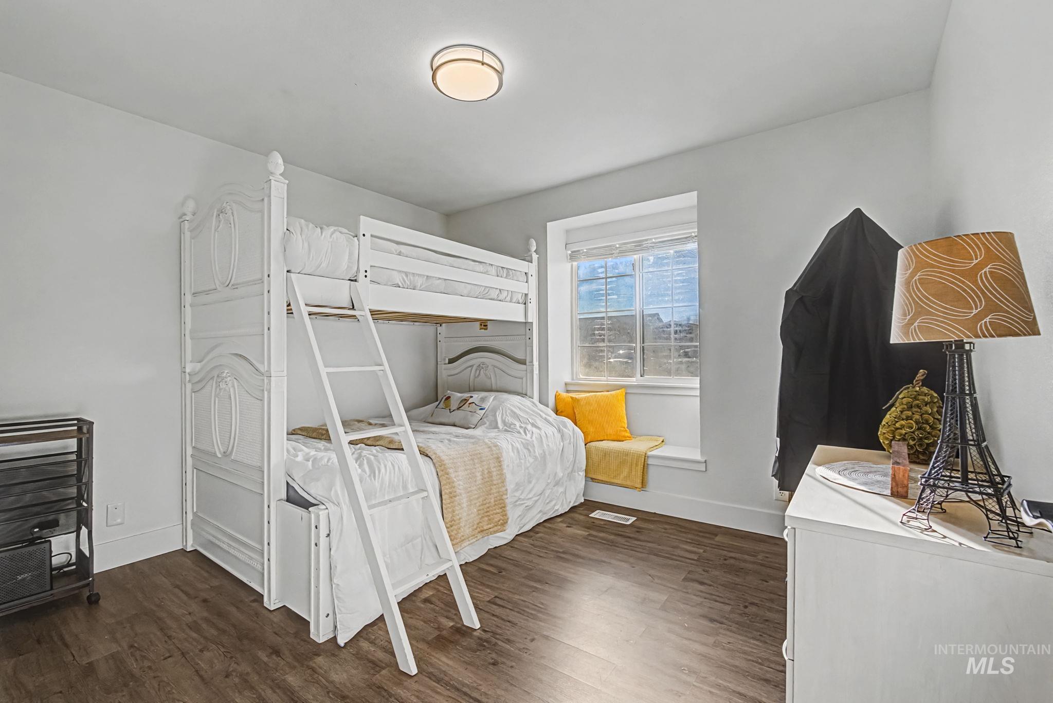 1824 N Swainson Ave., Meridian, Idaho 83646-4111, 3 Bedrooms, 2 Bathrooms, Residential For Sale, Price $429,900,MLS 98977386