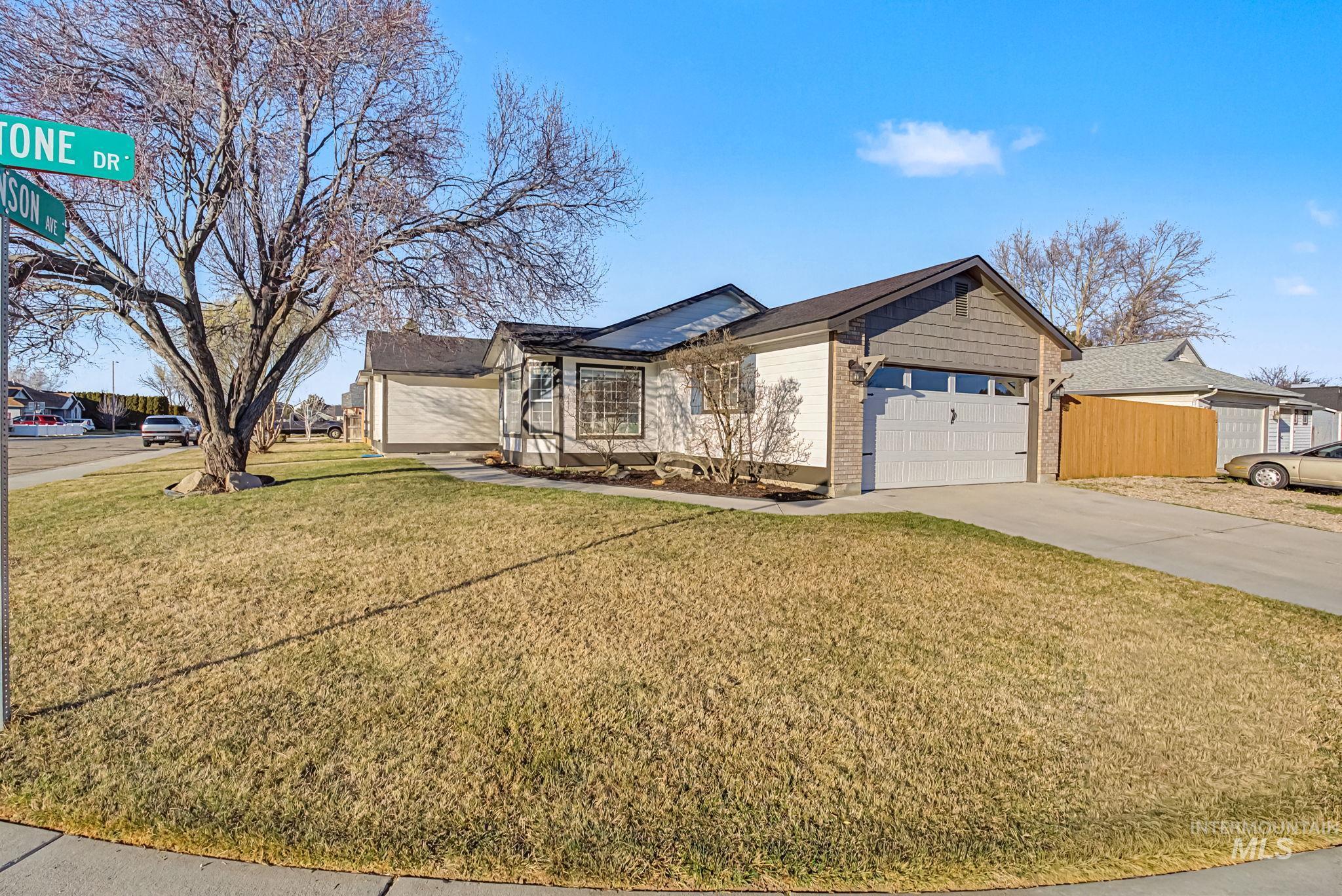 1824 N Swainson Ave., Meridian, Idaho 83646-4111, 3 Bedrooms, 2 Bathrooms, Residential For Sale, Price $429,900,MLS 98977386
