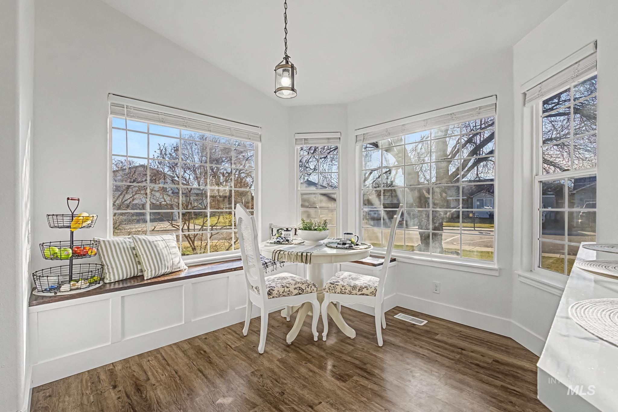 1824 N Swainson Ave., Meridian, Idaho 83646-4111, 3 Bedrooms, 2 Bathrooms, Residential For Sale, Price $429,900,MLS 98977386