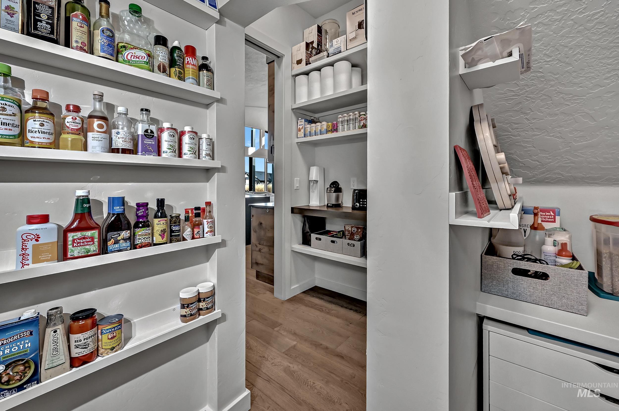 4164 E Goldstone Drive, Meridian, Idaho 83642, 4 Bedrooms, 3 Bathrooms, Residential For Sale, Price $997,000,MLS 98977387