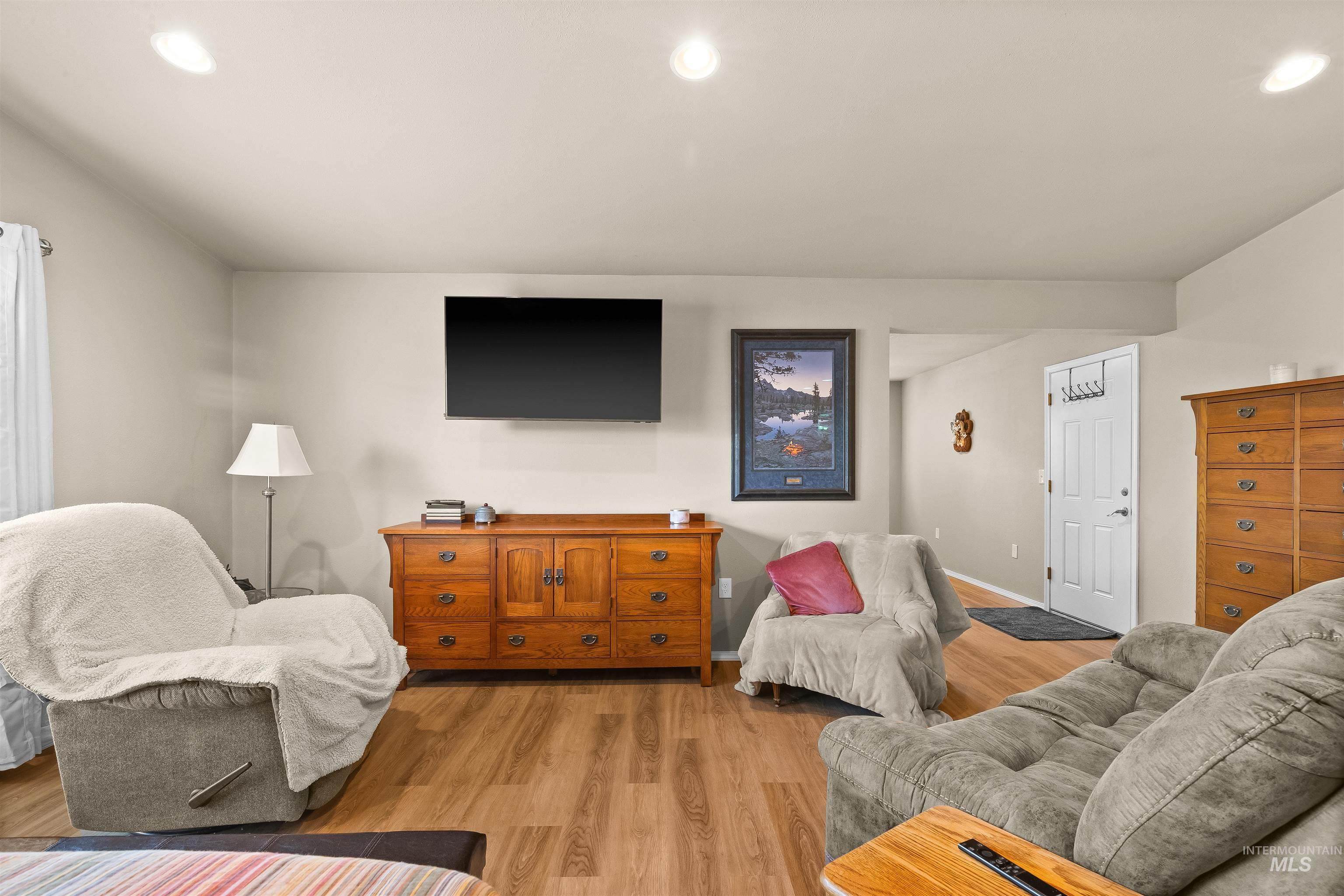 3413 Bluebird Circle, Lewiston, Idaho 83501, 4 Bedrooms, 6 Bathrooms, Residential For Sale, Price $755,000,MLS 98977393