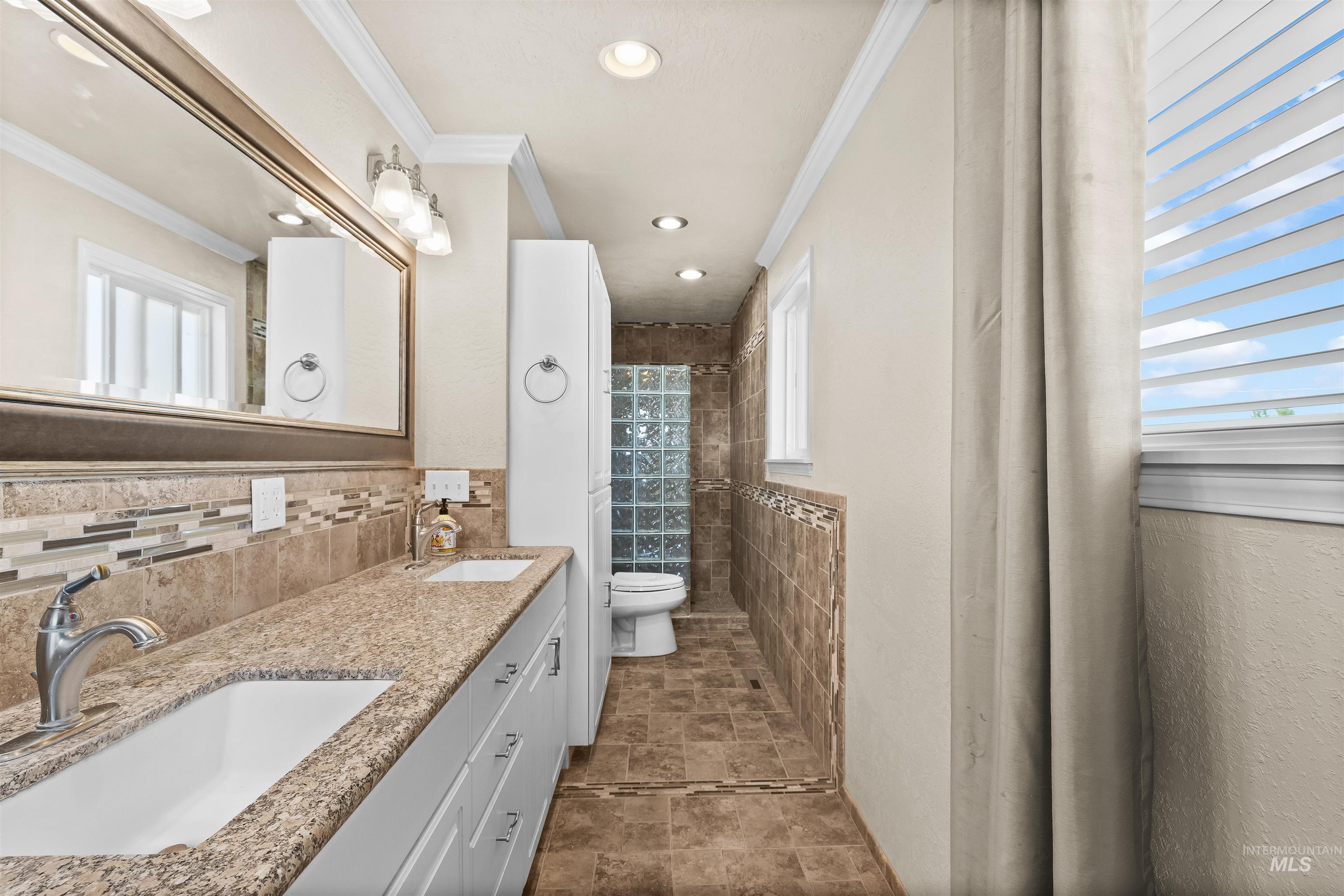 3413 Bluebird Circle, Lewiston, Idaho 83501, 4 Bedrooms, 6 Bathrooms, Residential For Sale, Price $755,000,MLS 98977393