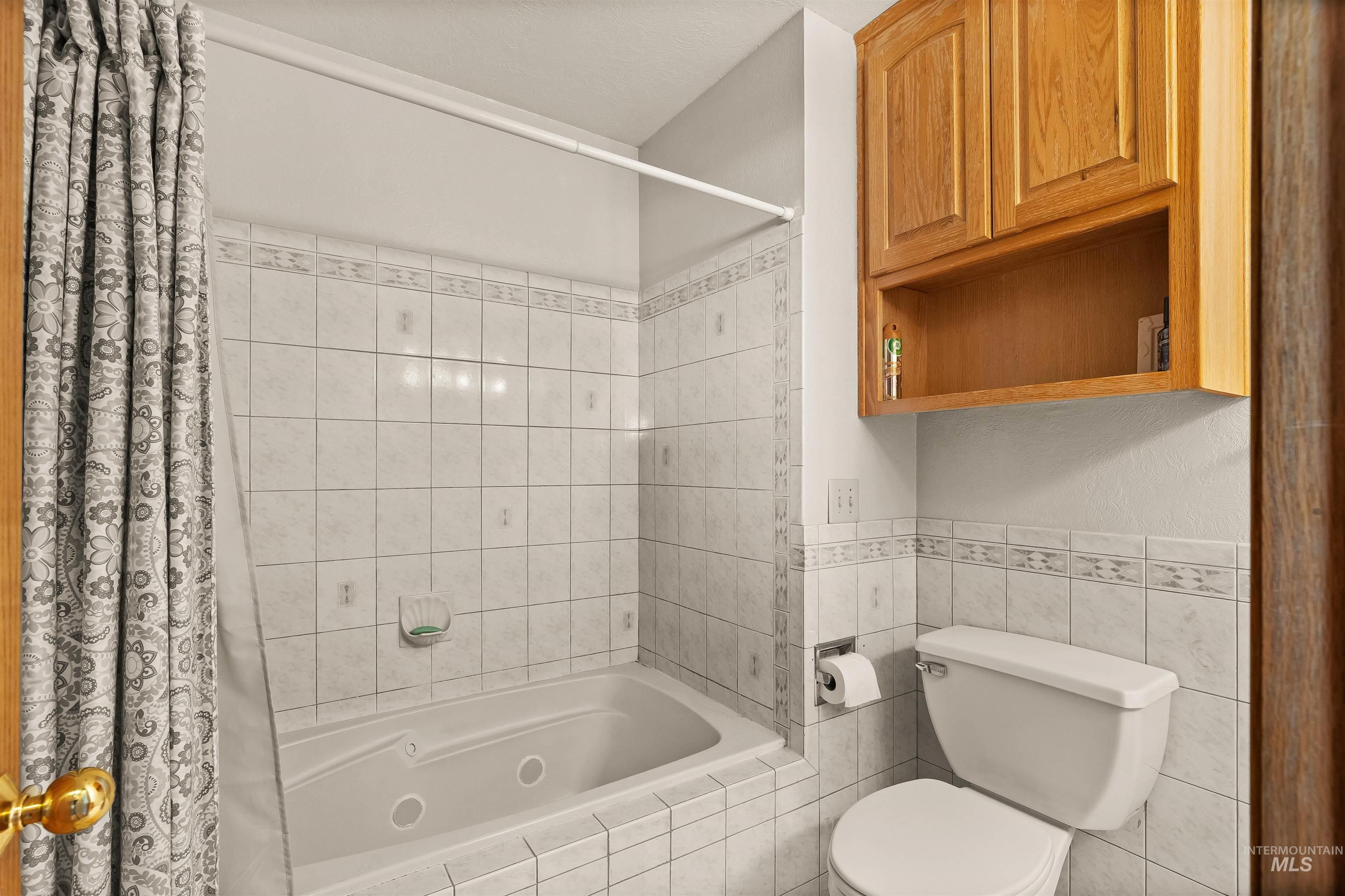 3413 Bluebird Circle, Lewiston, Idaho 83501, 4 Bedrooms, 6 Bathrooms, Residential For Sale, Price $755,000,MLS 98977393