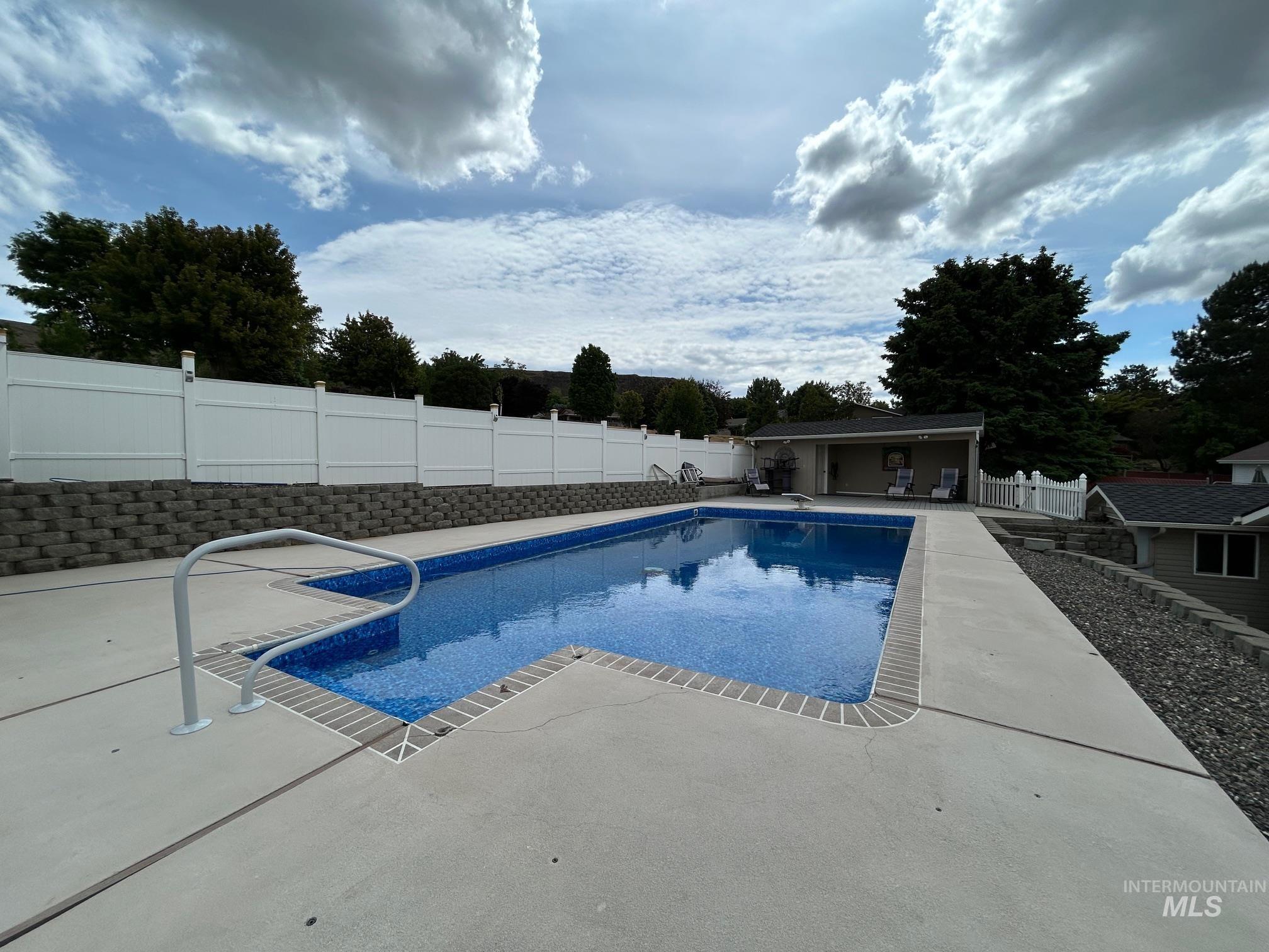 3413 Bluebird Circle, Lewiston, Idaho 83501, 4 Bedrooms, 6 Bathrooms, Residential For Sale, Price $755,000,MLS 98977393