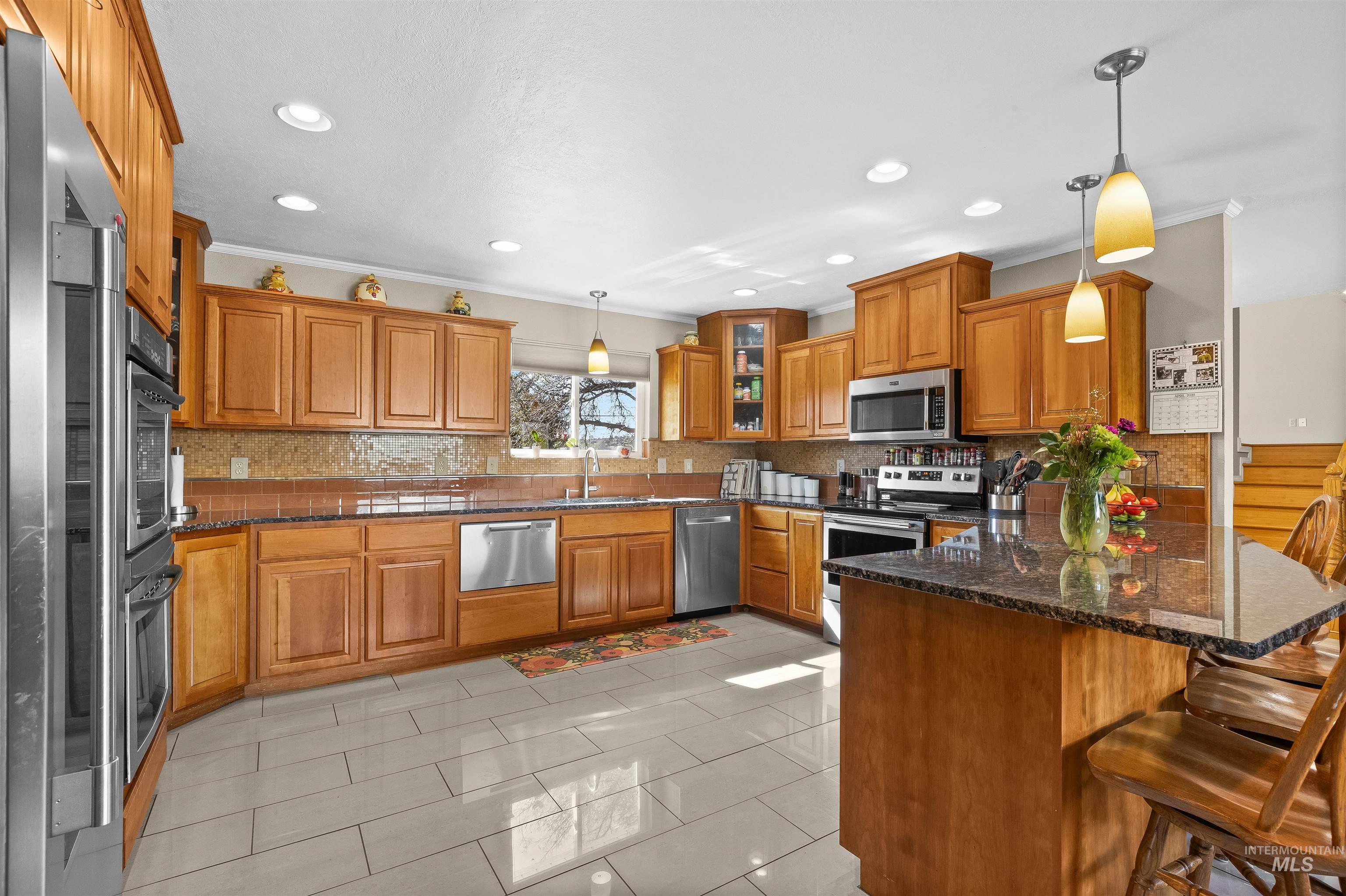 3413 Bluebird Circle, Lewiston, Idaho 83501, 4 Bedrooms, 6 Bathrooms, Residential For Sale, Price $755,000,MLS 98977393