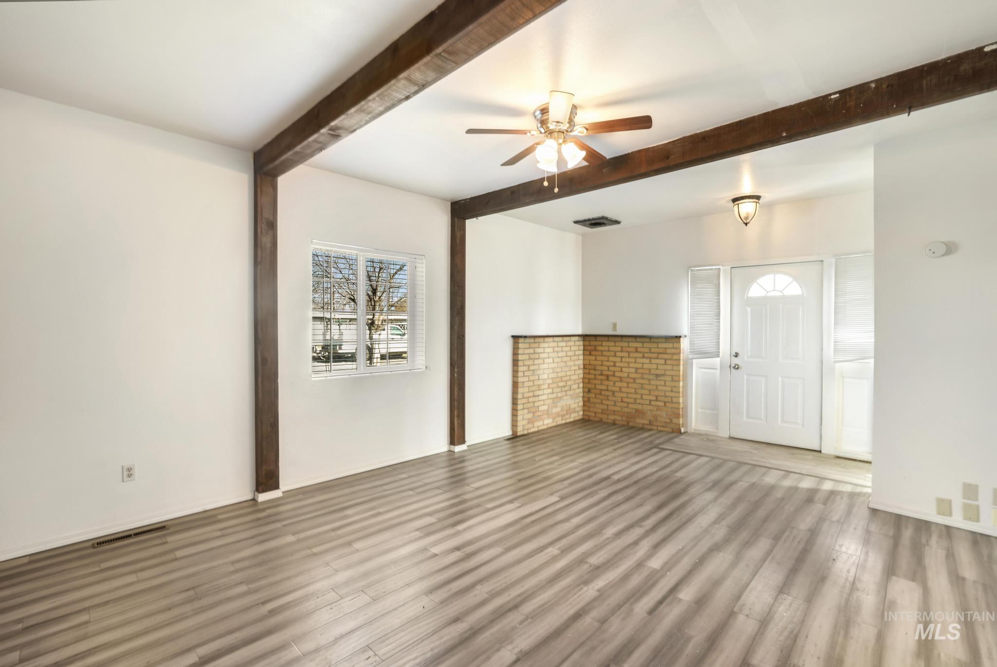 87 E Snake River Ave, Glenns Ferry, Idaho 83623, 3 Bedrooms, 1.5 Bathrooms, Residential For Sale, Price $244,900, 98977395