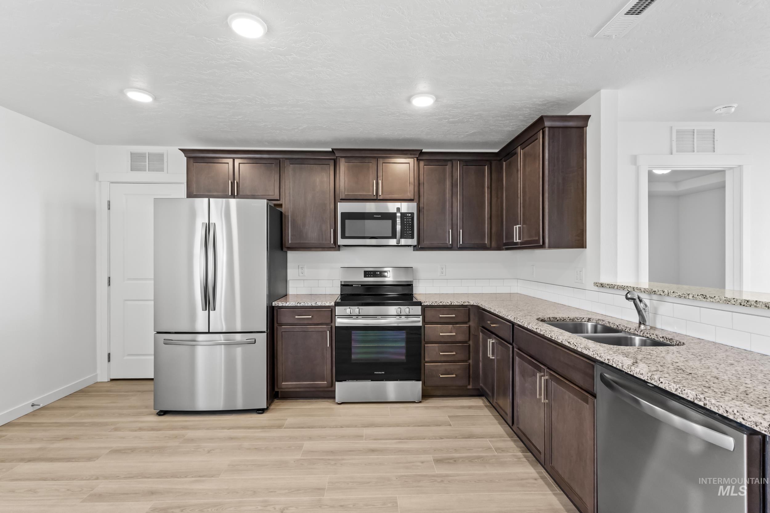 12320 Shadow River St, Caldwell, Idaho 83607, 3 Bedrooms, 2 Bathrooms, Residential For Sale, Price $350,000,MLS 98977396