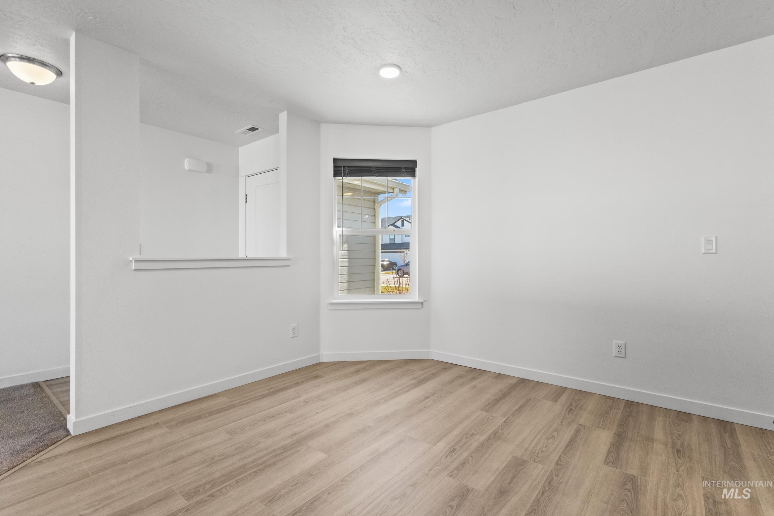 12320 Shadow River St, Caldwell, Idaho 83607, 3 Bedrooms, 2 Bathrooms, Residential For Sale, Price $350,000,MLS 98977396