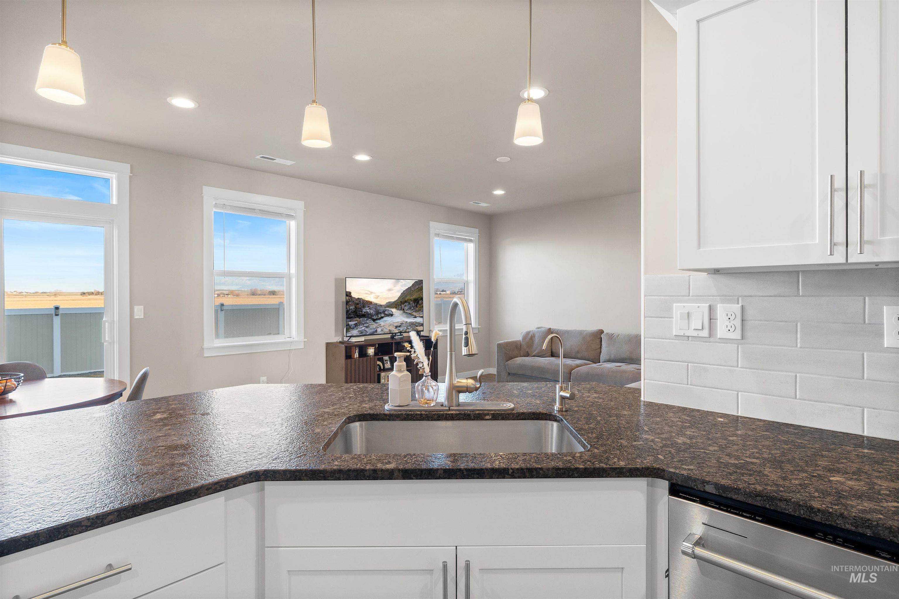 731 Cheri Ct., Kimberly, Idaho 83341, 3 Bedrooms, 2 Bathrooms, Residential For Sale, Price $409,900,MLS 98977397