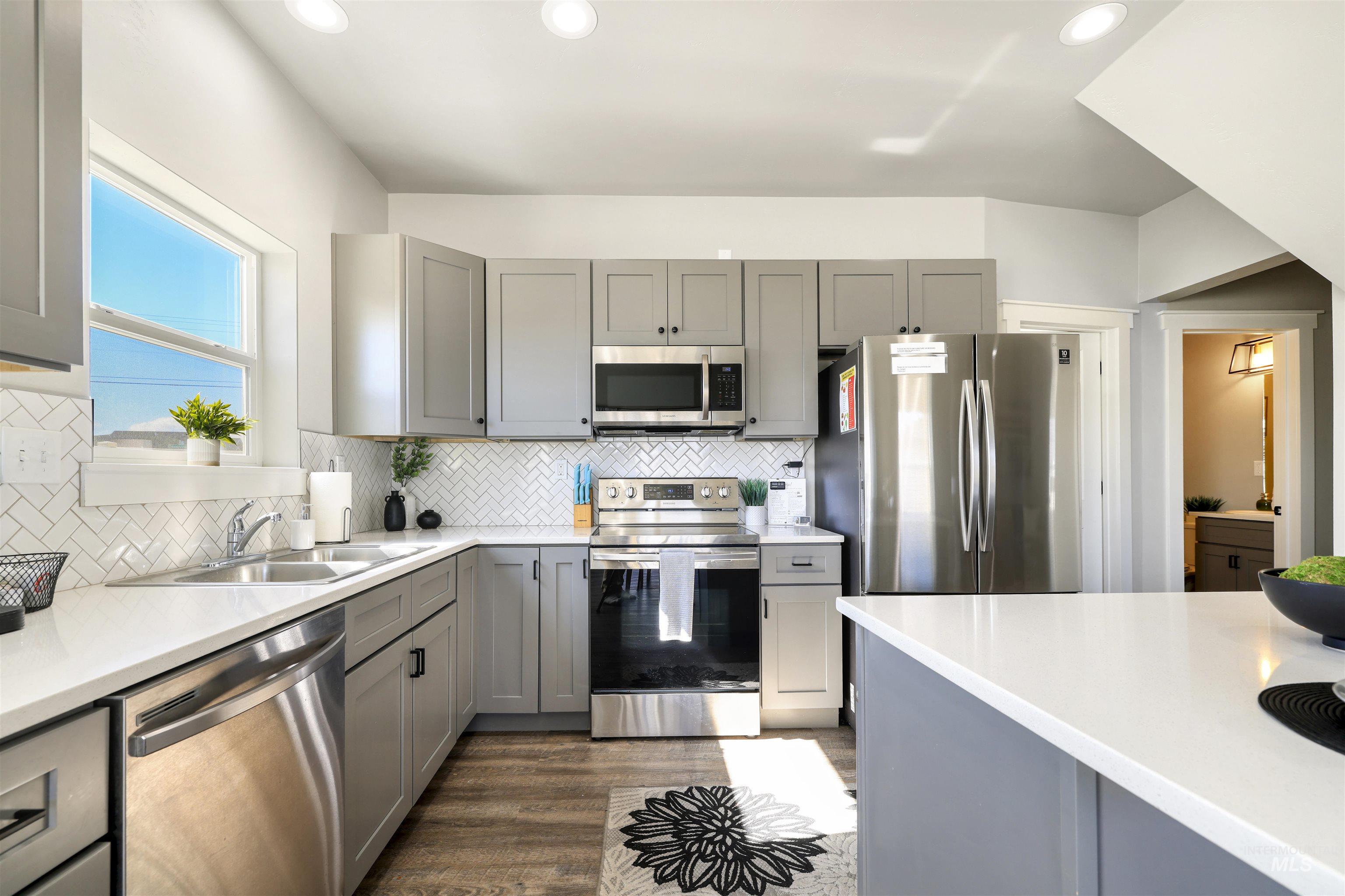 893/899 Shadowleaf, Twin Falls, Idaho 83301, 3 Bedrooms, 2.5 Bathrooms, Residential Income For Sale, Price $750,000,MLS 98977399