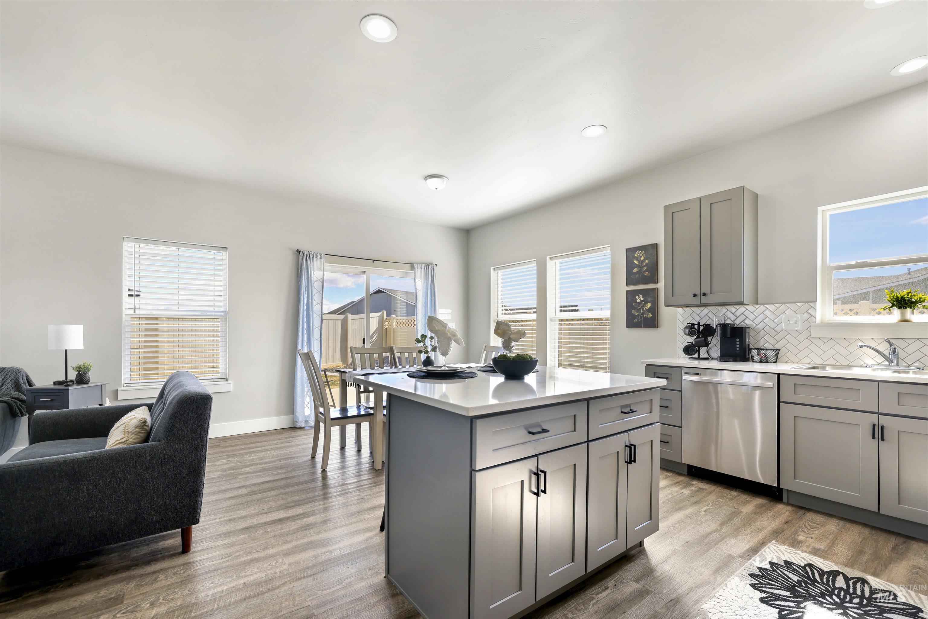 893/899 Shadowleaf, Twin Falls, Idaho 83301, 3 Bedrooms, 2.5 Bathrooms, Residential Income For Sale, Price $750,000,MLS 98977399