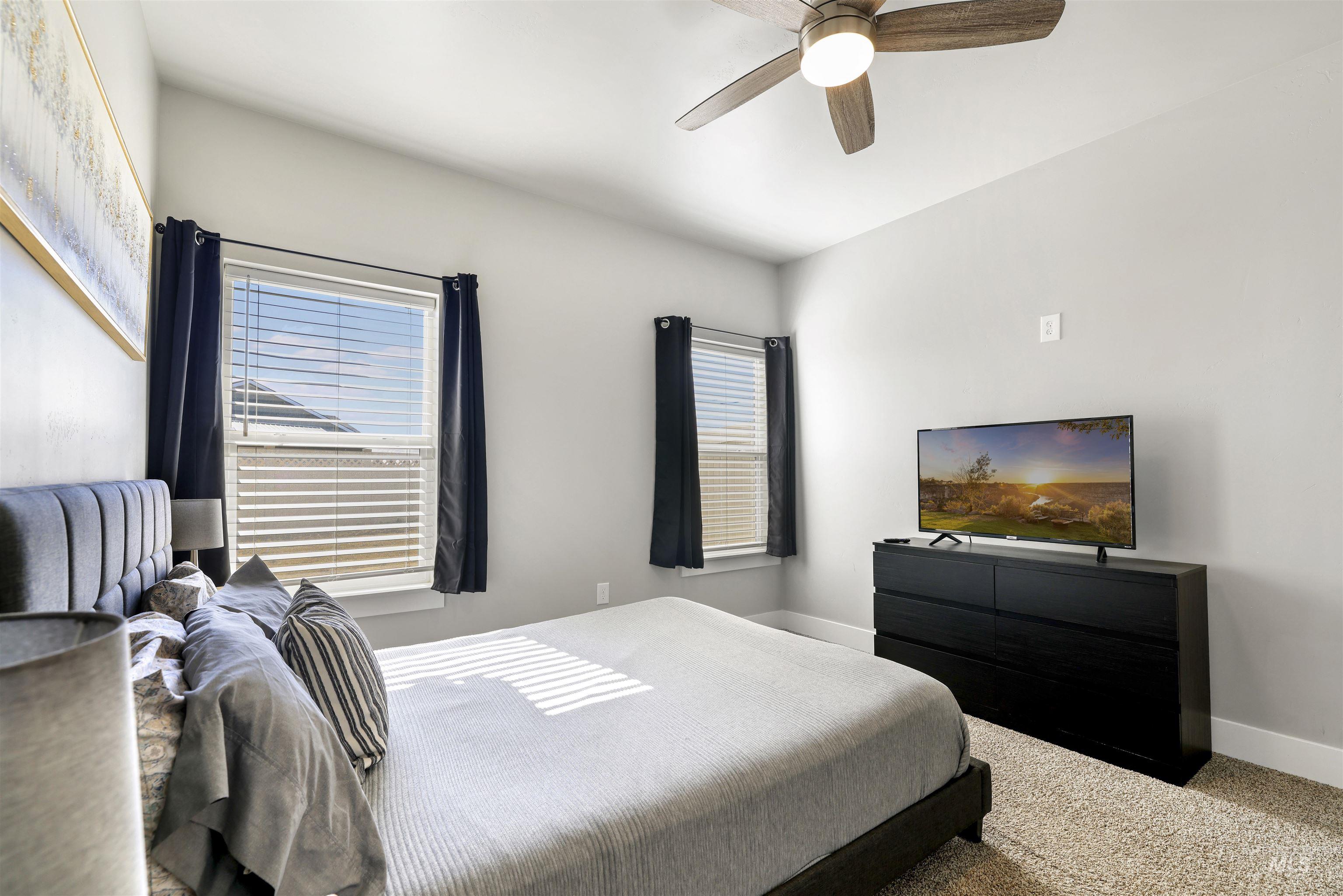 893/899 Shadowleaf, Twin Falls, Idaho 83301, 3 Bedrooms, 2.5 Bathrooms, Residential Income For Sale, Price $750,000,MLS 98977399