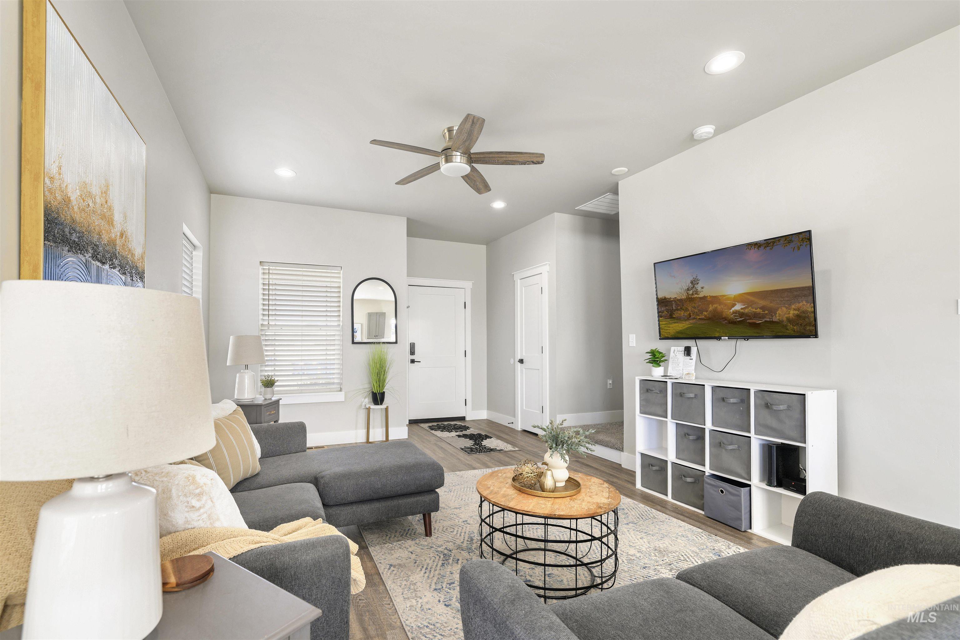 893/899 Shadowleaf, Twin Falls, Idaho 83301, 3 Bedrooms, 2.5 Bathrooms, Residential Income For Sale, Price $750,000,MLS 98977399