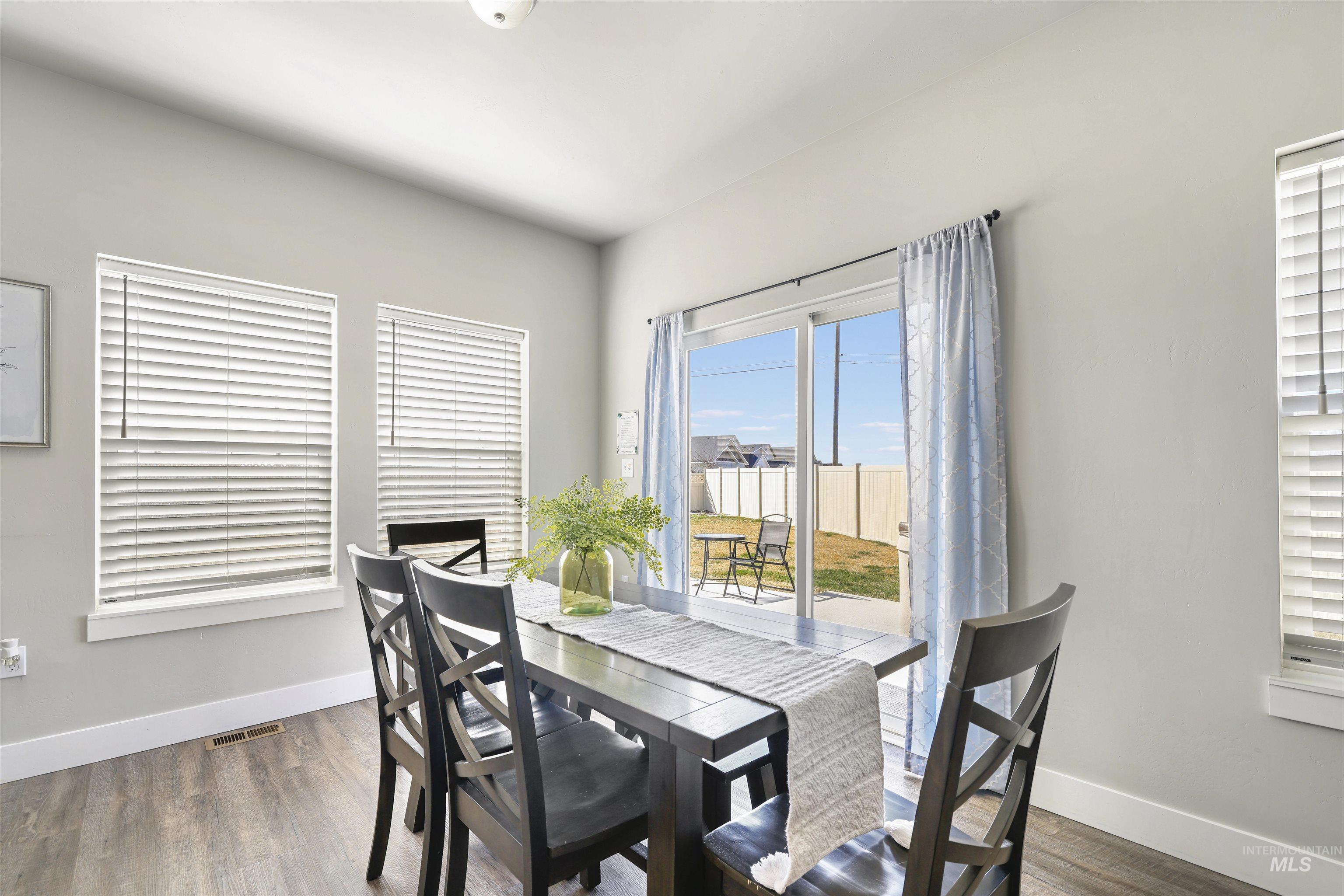 893/899 Shadowleaf, Twin Falls, Idaho 83301, 3 Bedrooms, 2.5 Bathrooms, Residential Income For Sale, Price $750,000,MLS 98977399